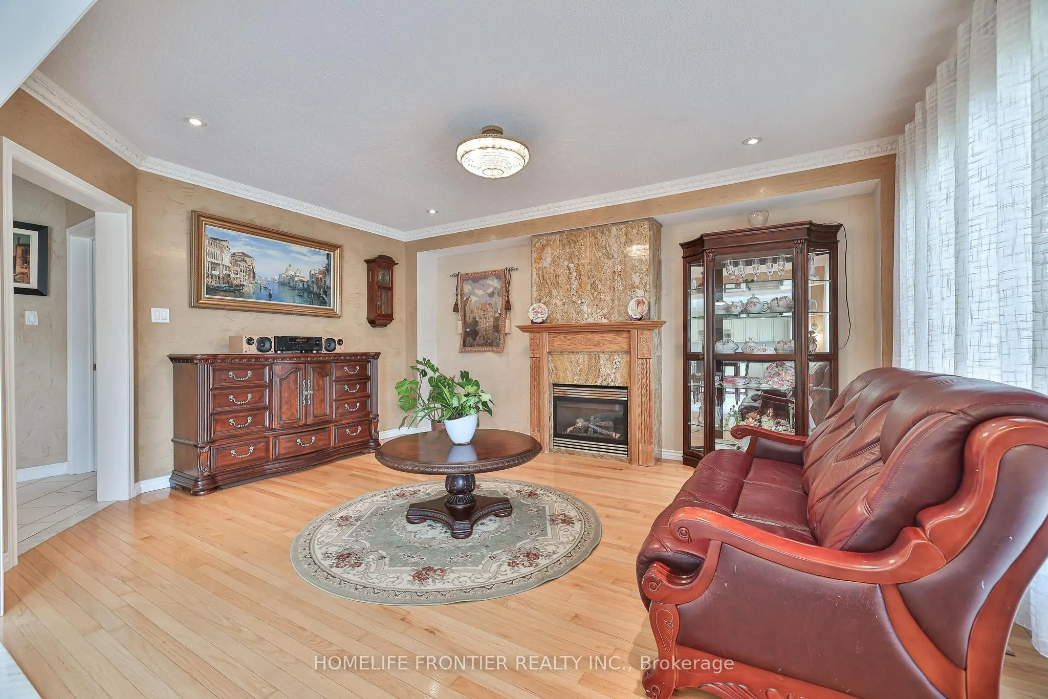 110 Red River Crescent