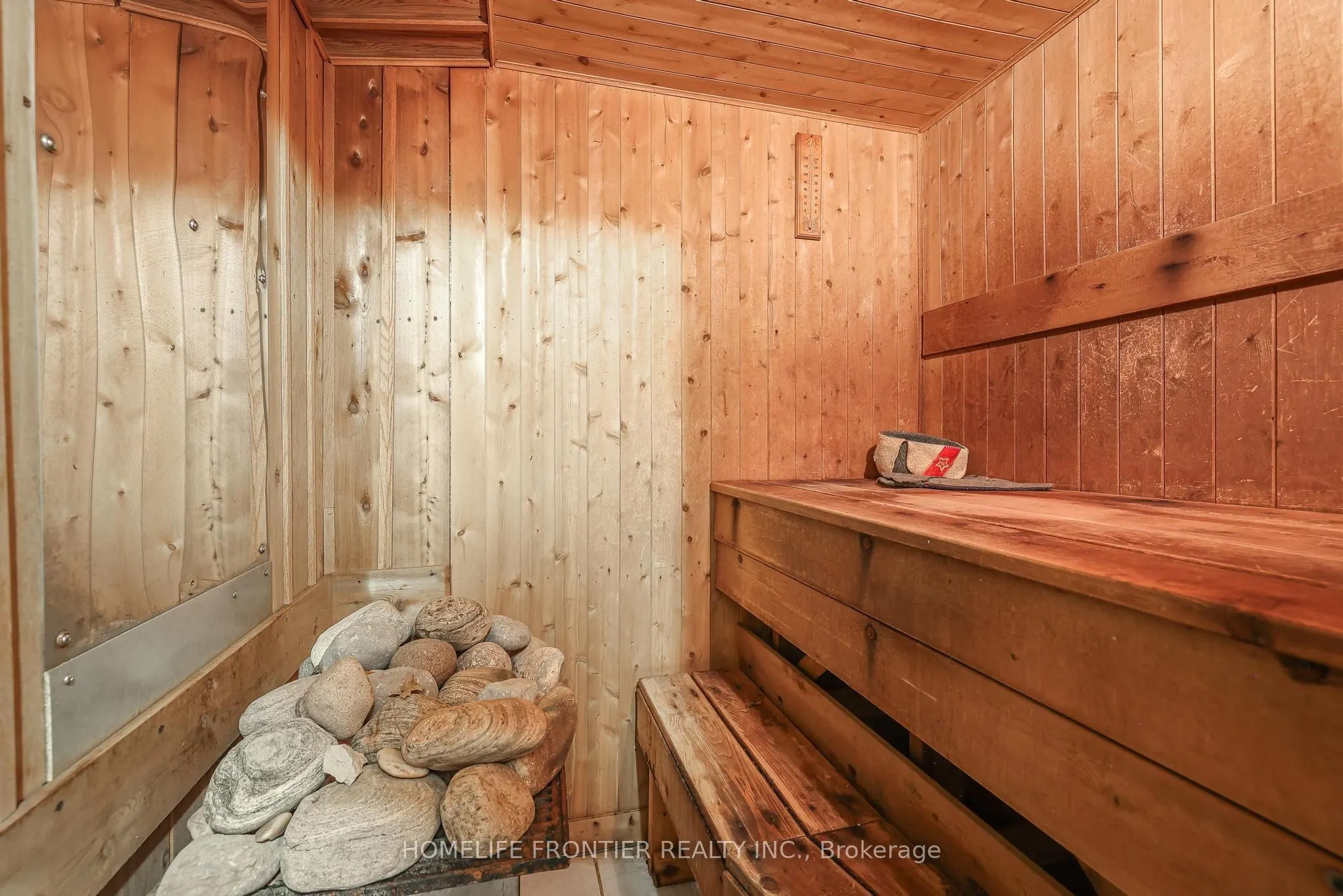 110 Red River Crescent