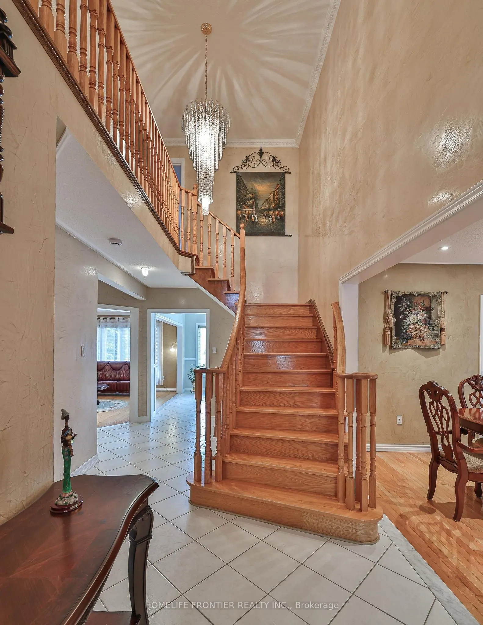 110 Red River Crescent