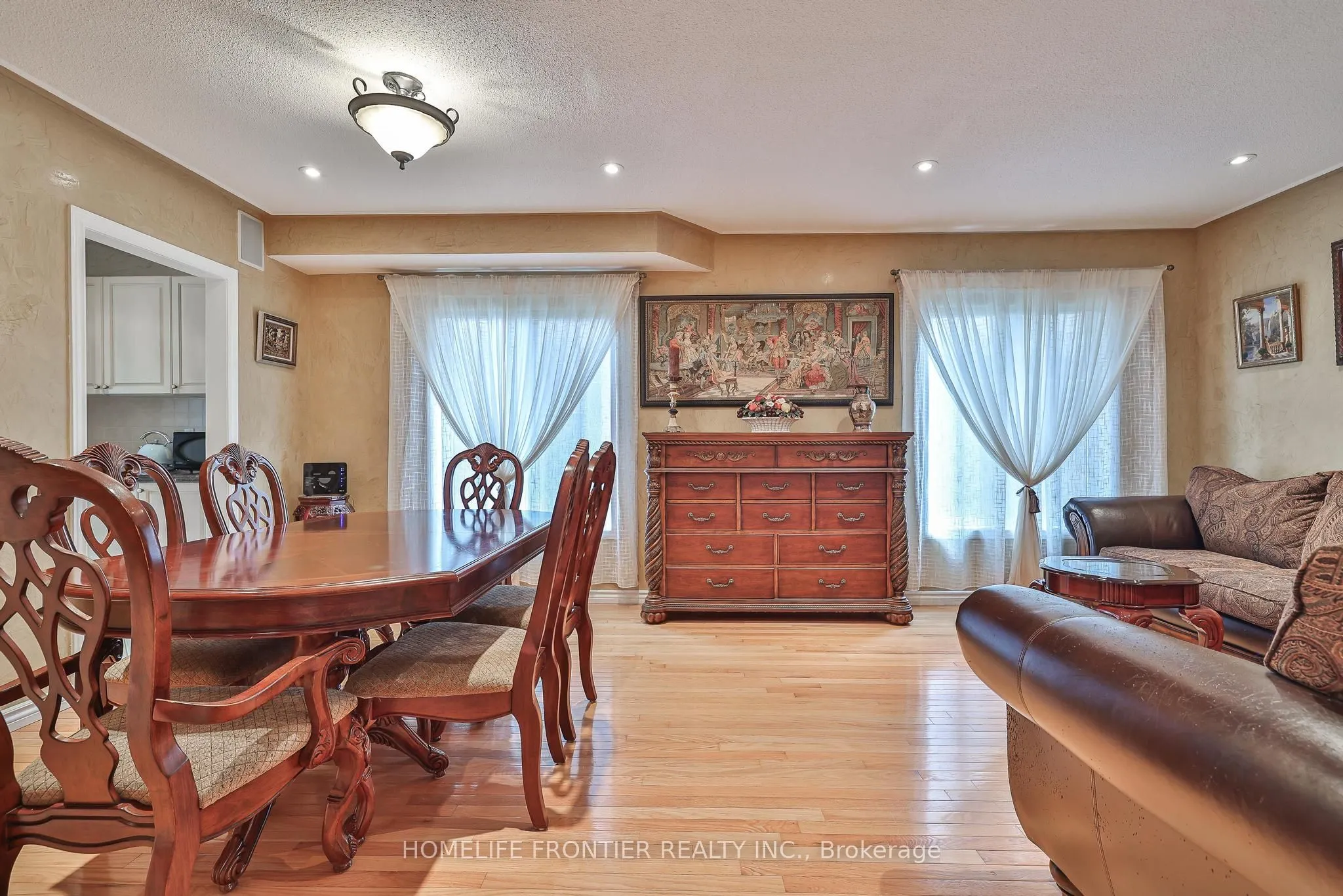 110 Red River Crescent
