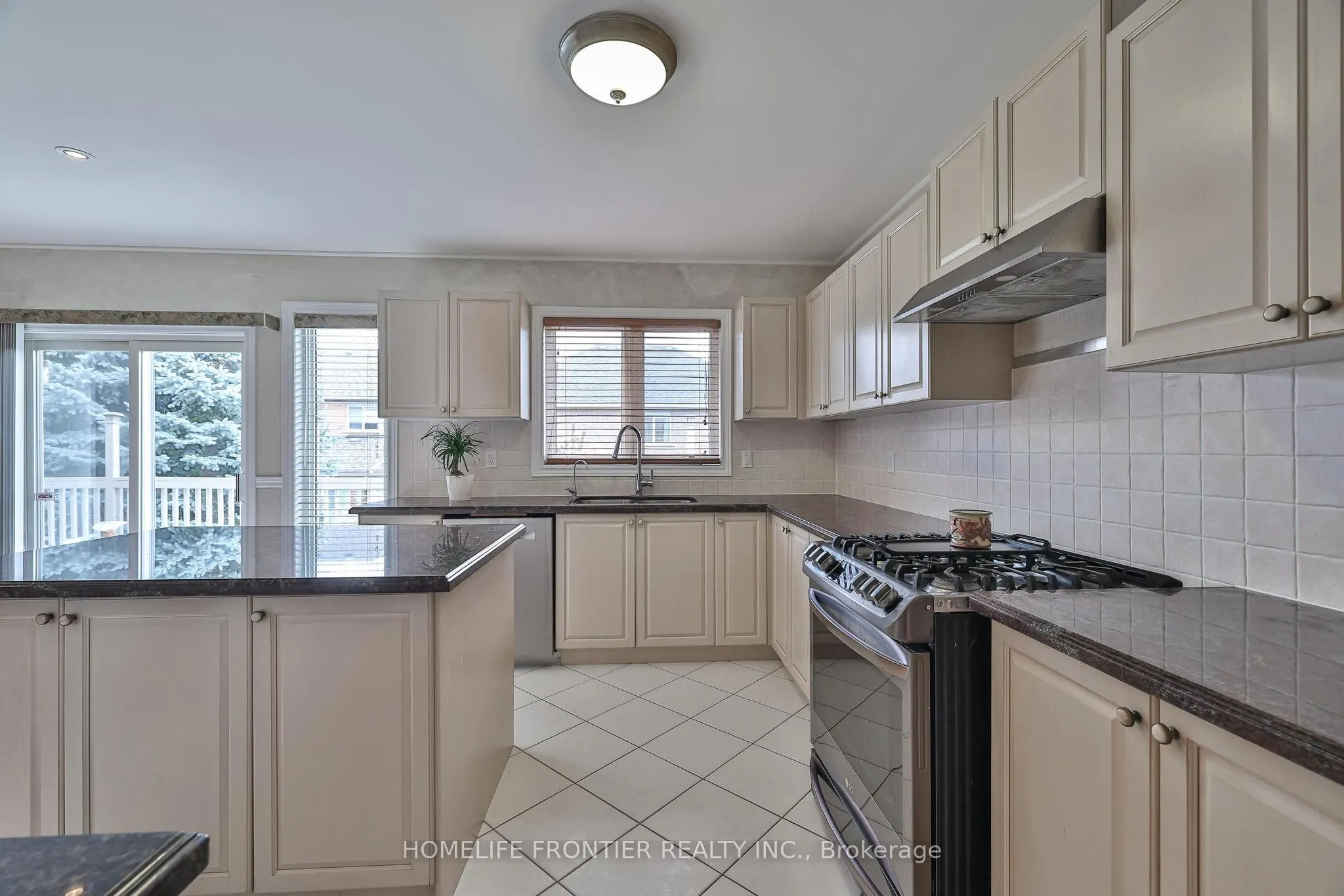110 Red River Crescent