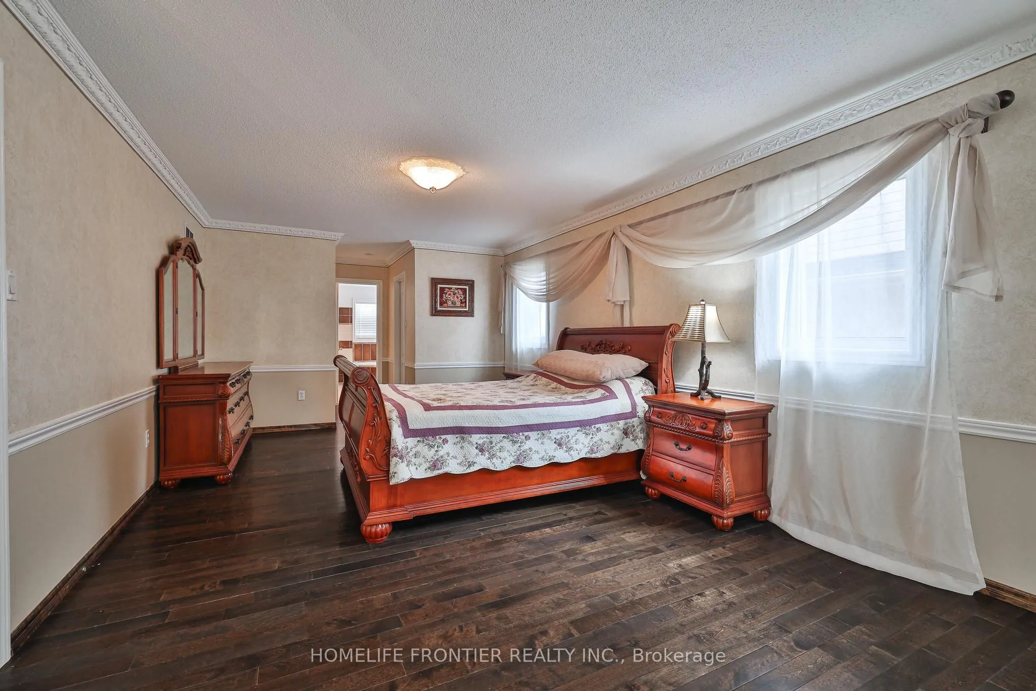 110 Red River Crescent