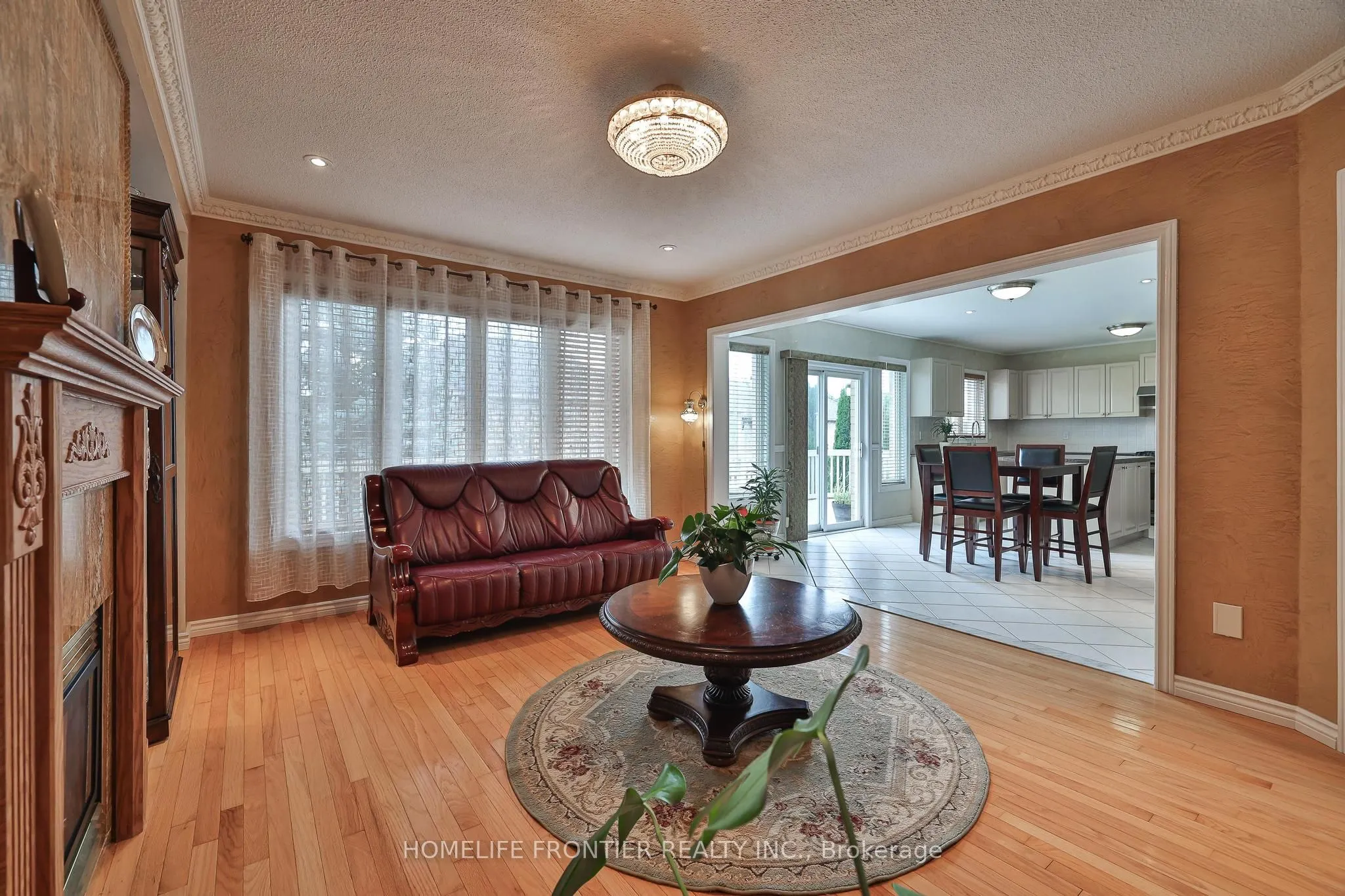 110 Red River Crescent
