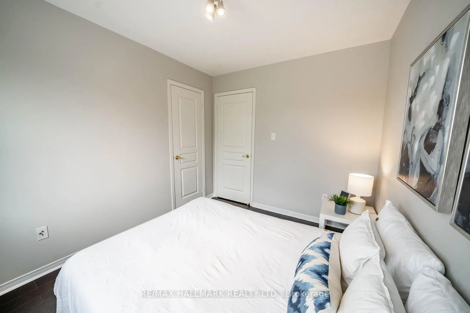 85 Vera Lynn Crescent