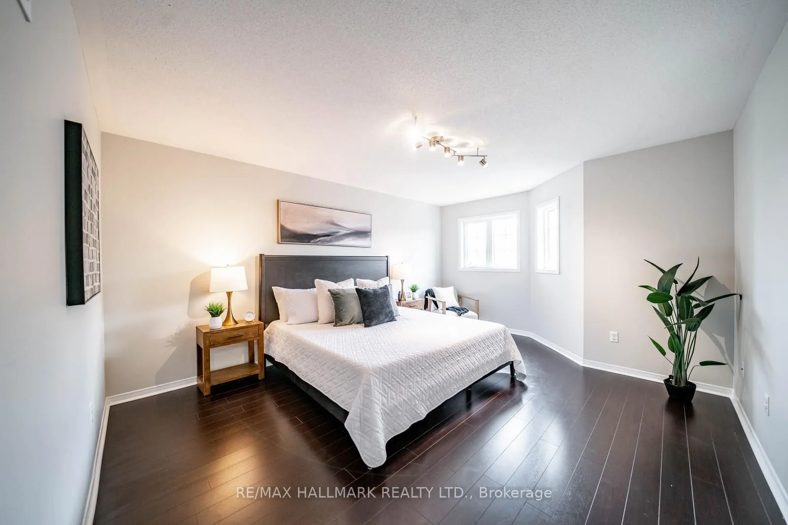 85 Vera Lynn Crescent