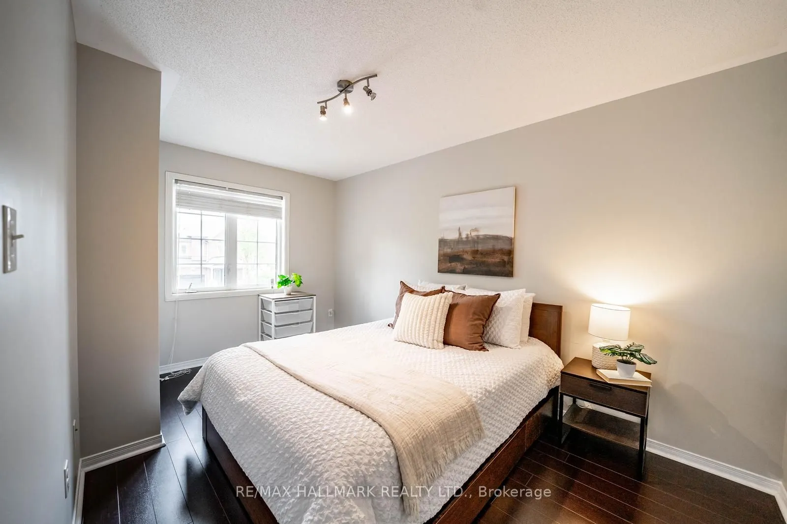 85 Vera Lynn Crescent