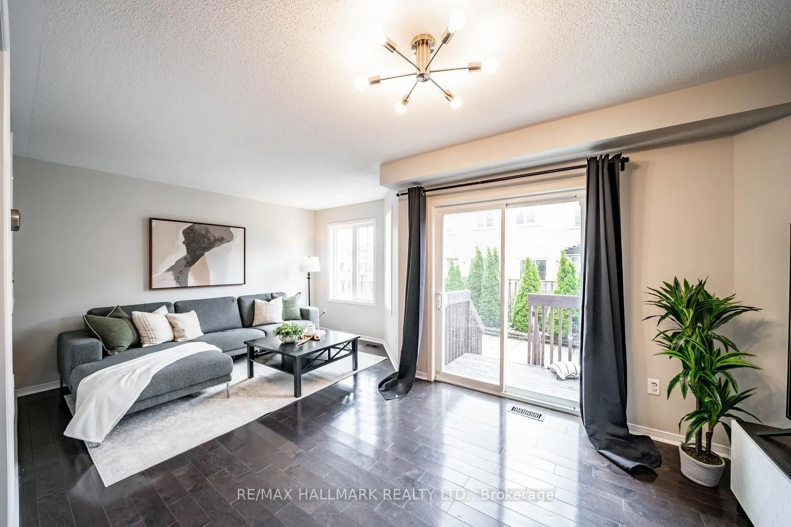 85 Vera Lynn Crescent