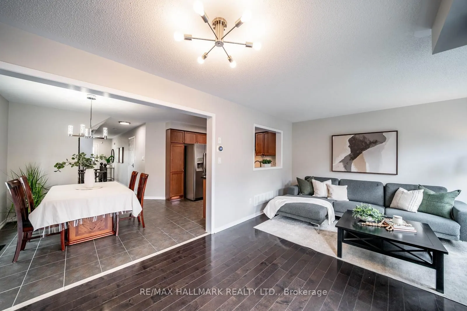85 Vera Lynn Crescent