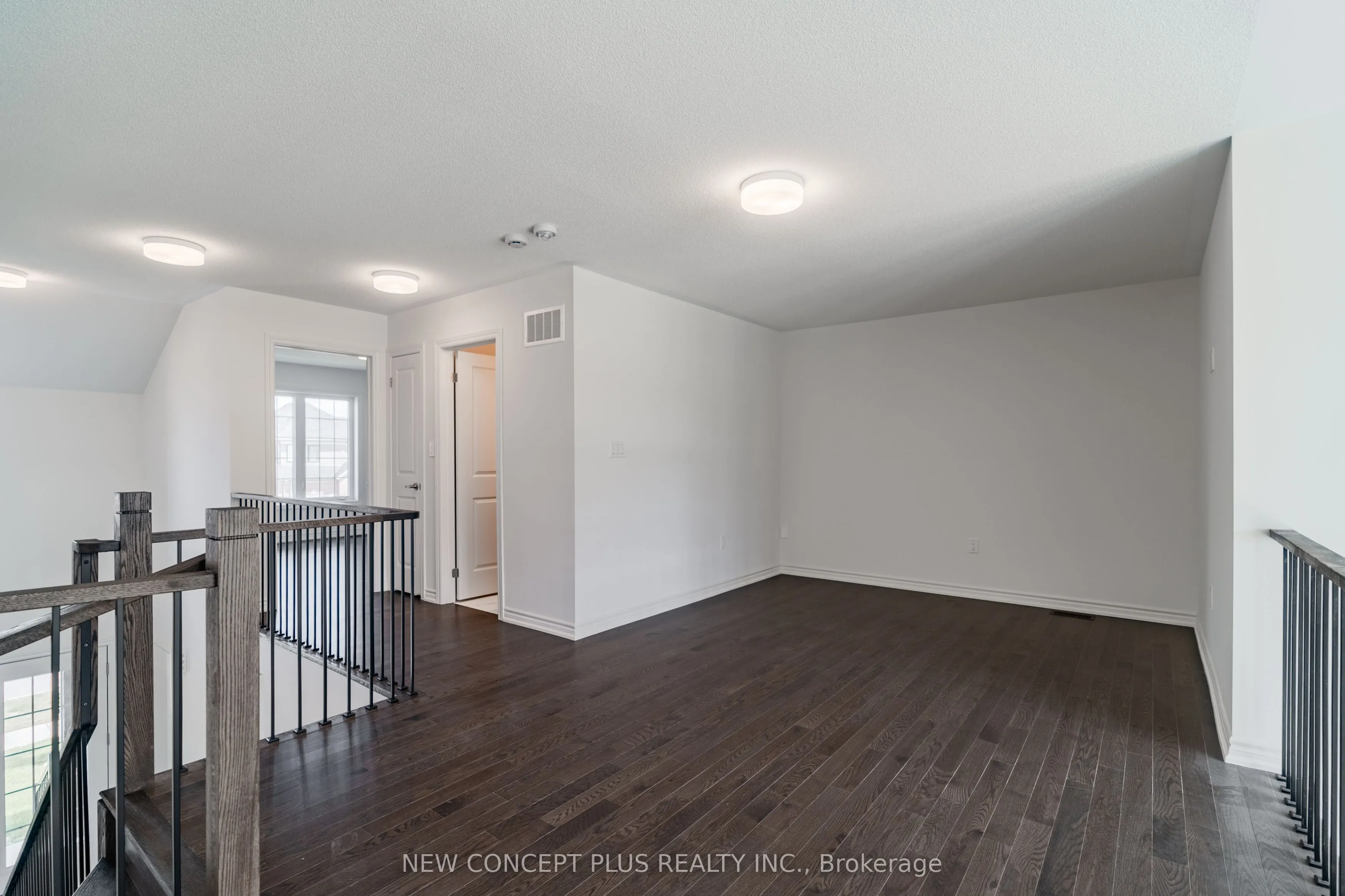 10 Mayapple Street