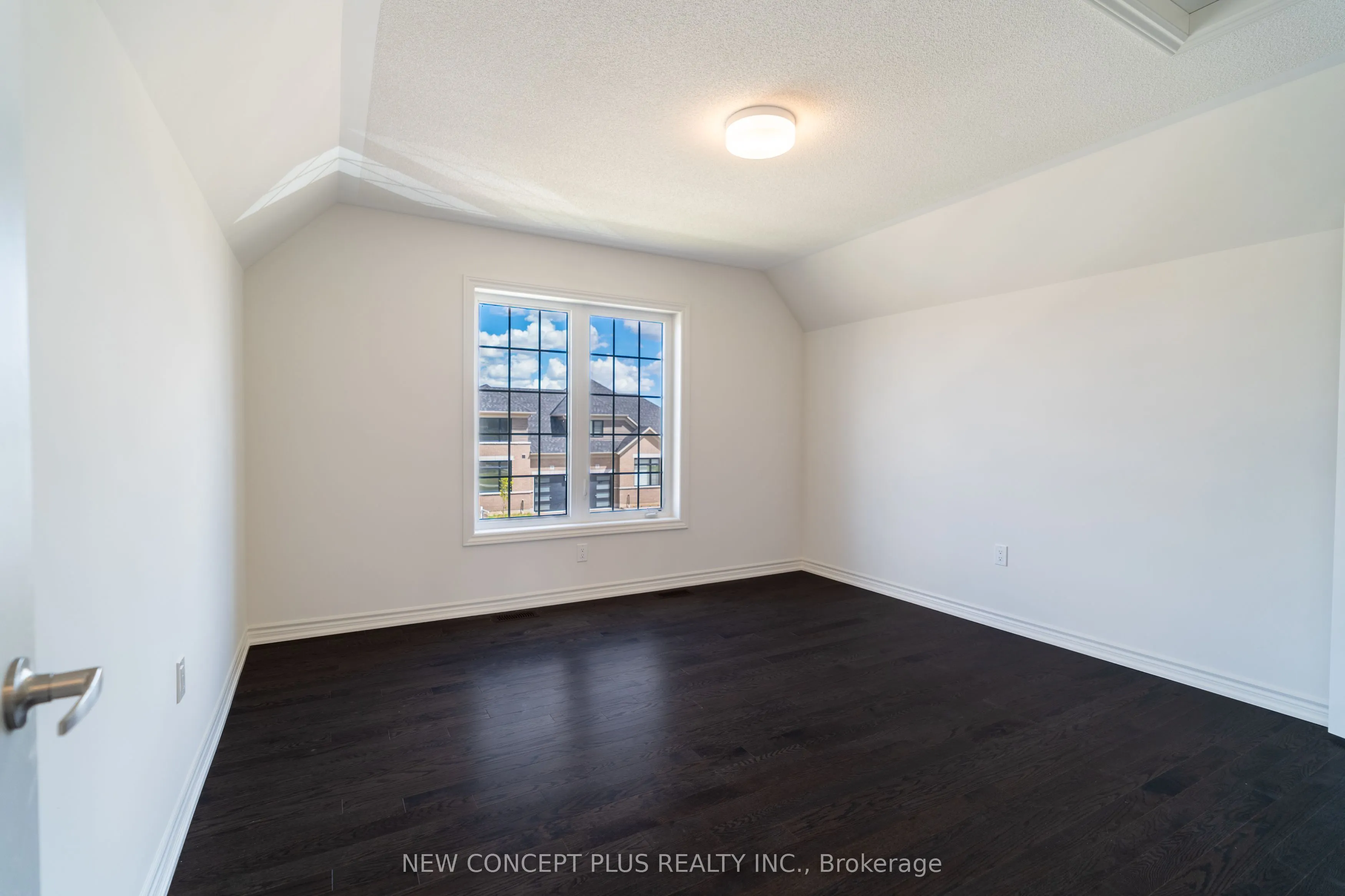 10 Mayapple Street