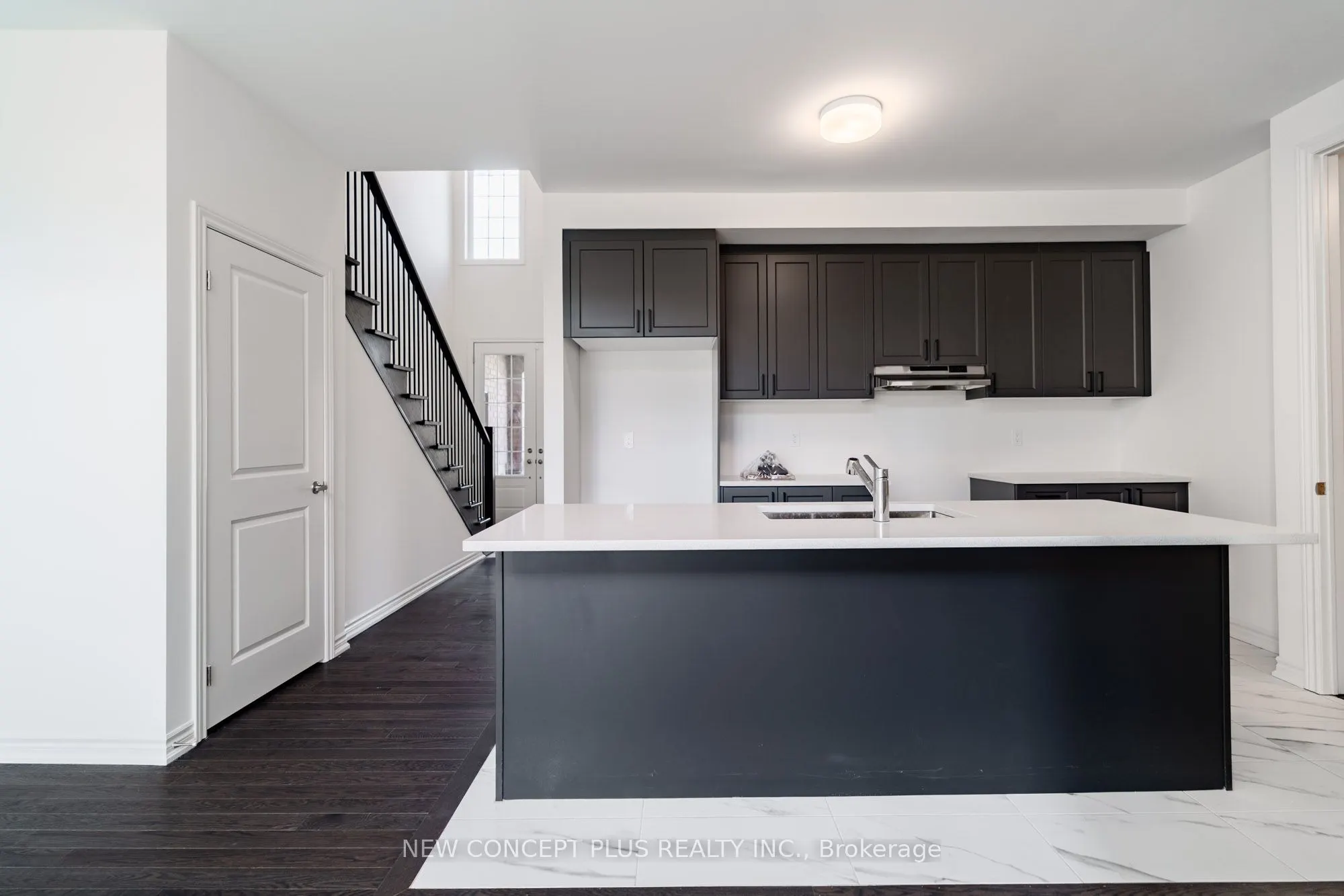 10 Mayapple Street