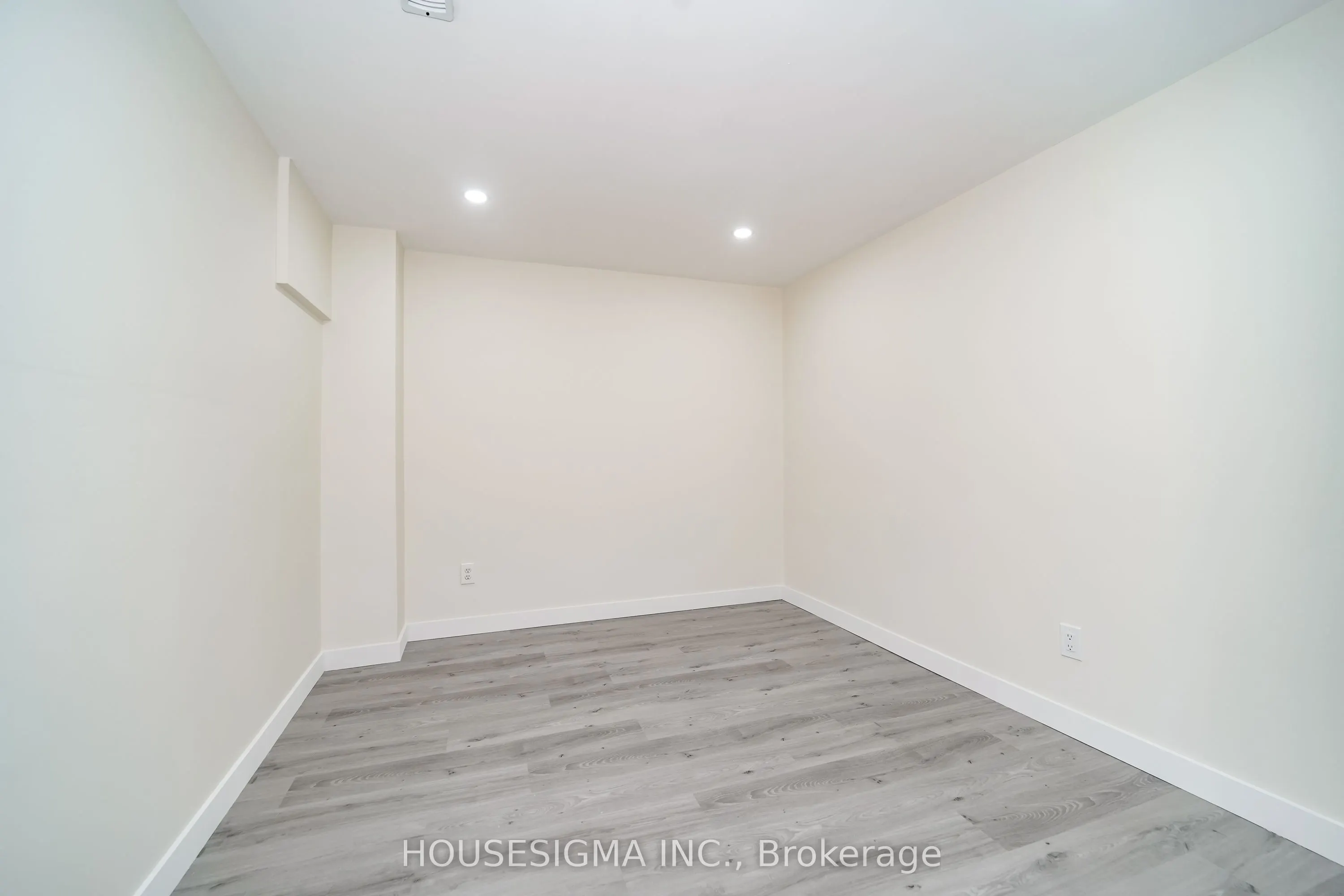 266 Royalpark Way