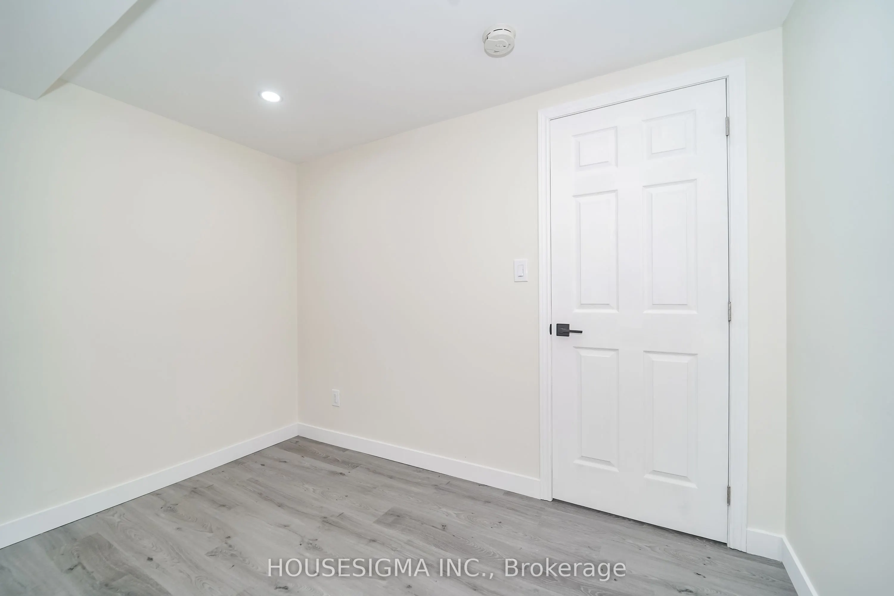 266 Royalpark Way