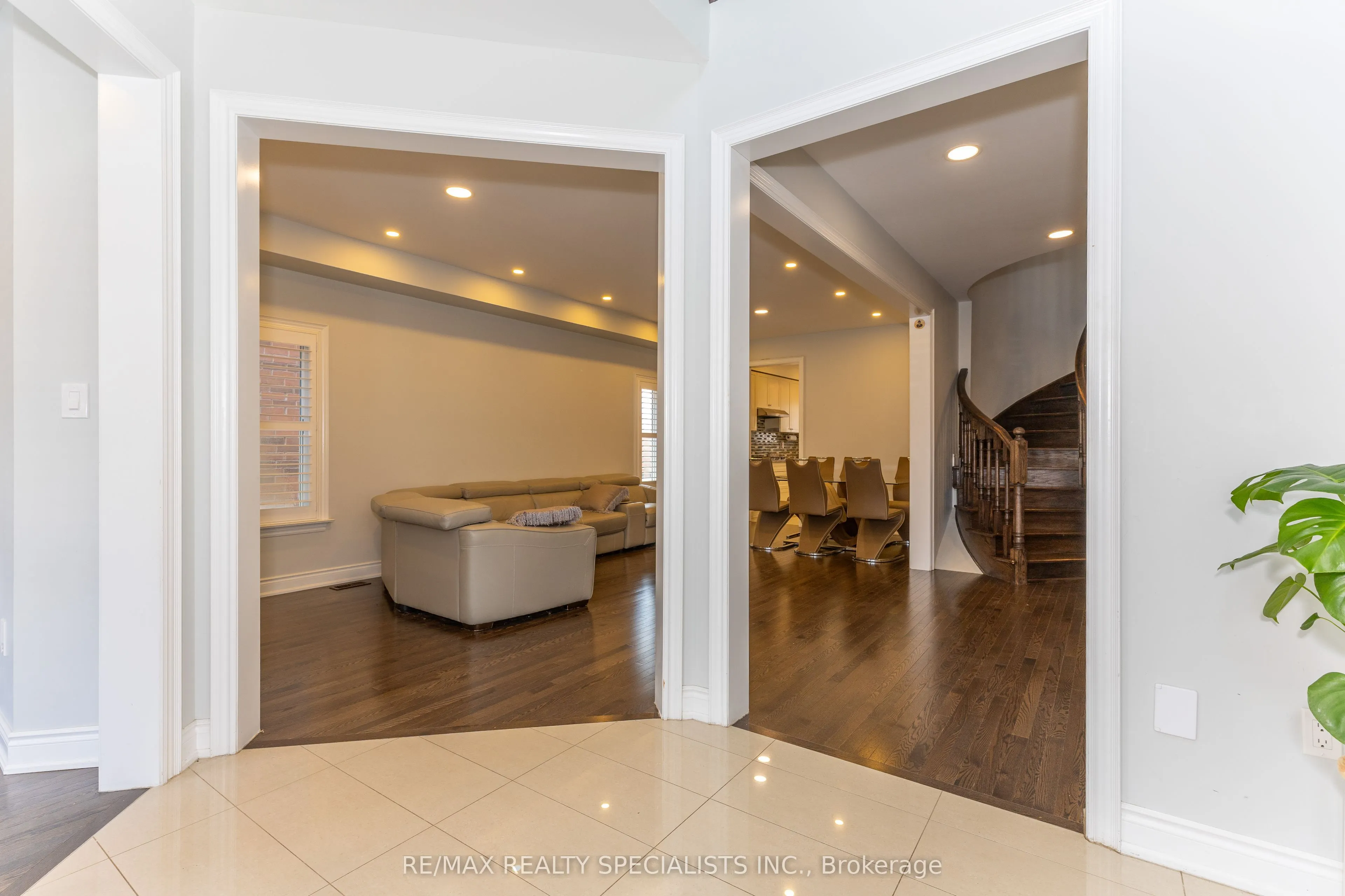 8 W. Dykie Court