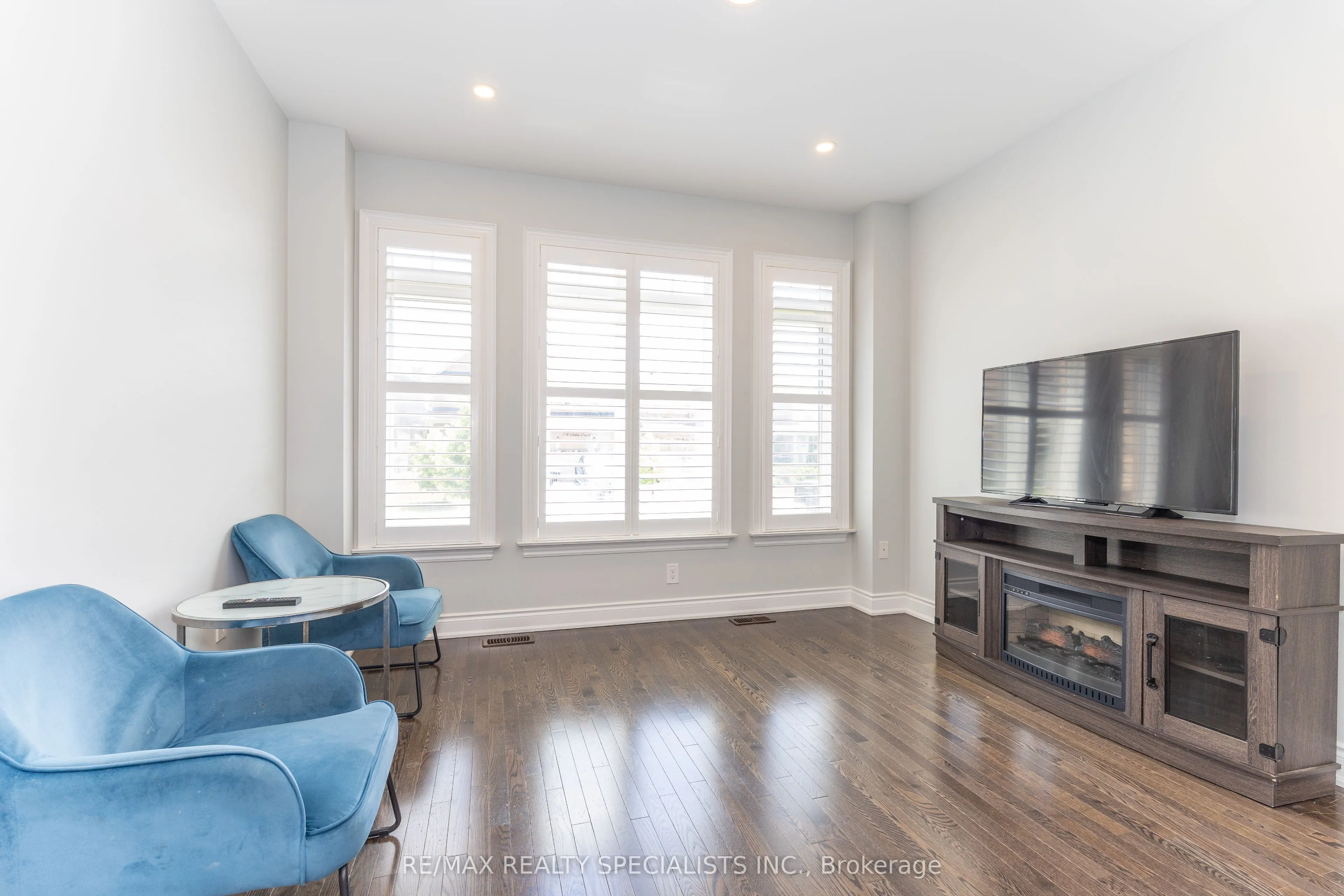 8 W. Dykie Court