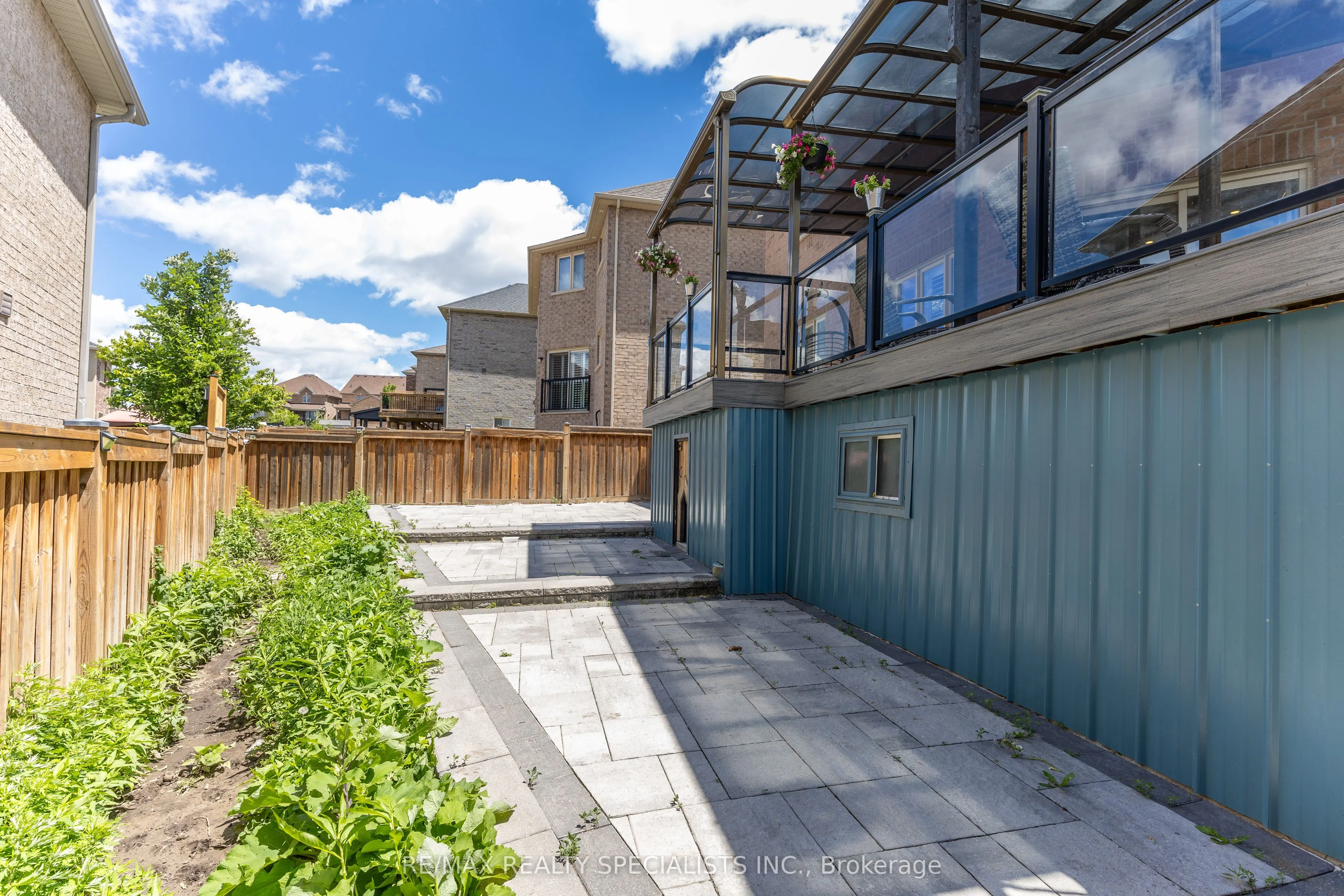 8 W. Dykie Court