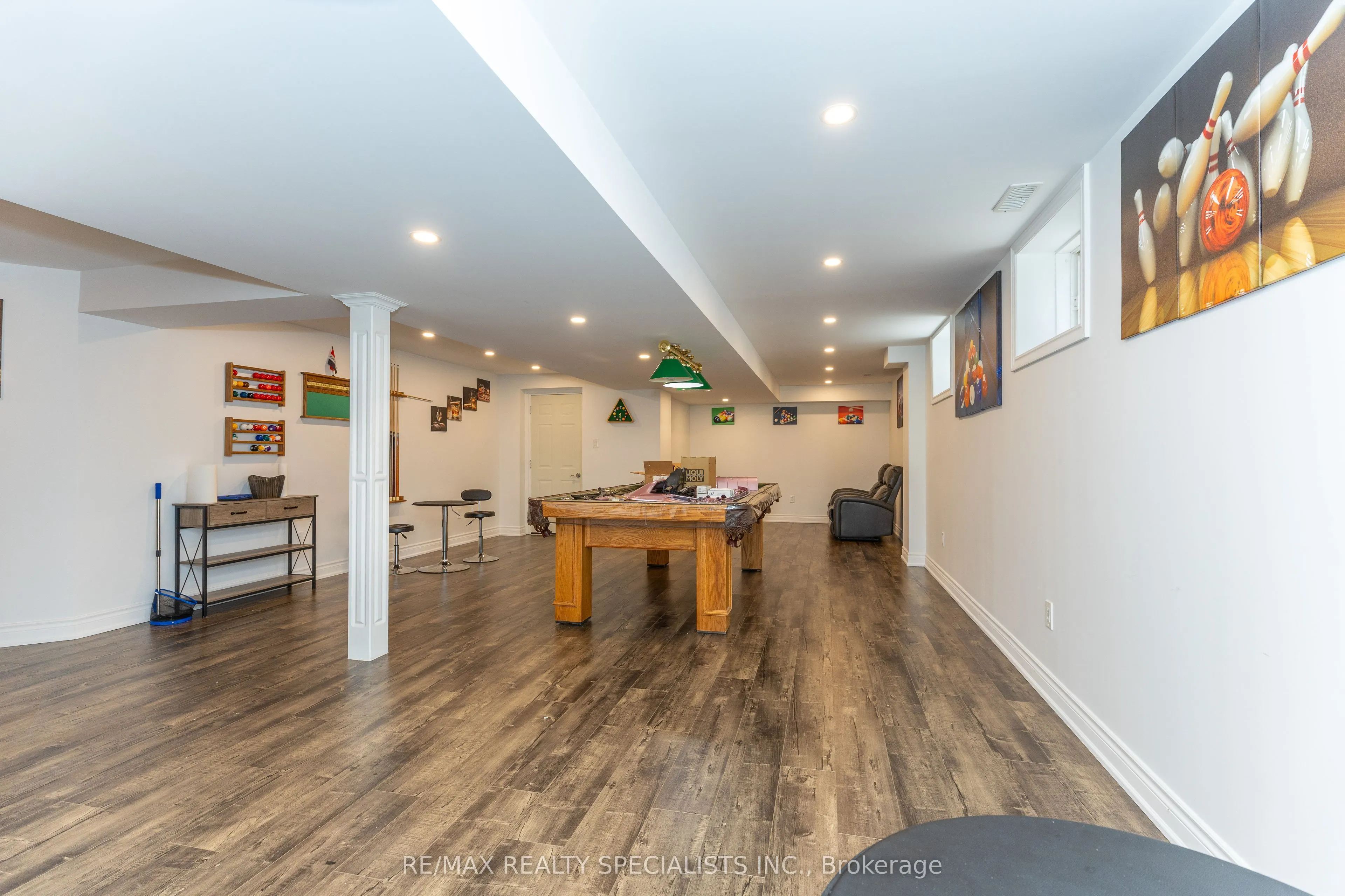 8 W. Dykie Court