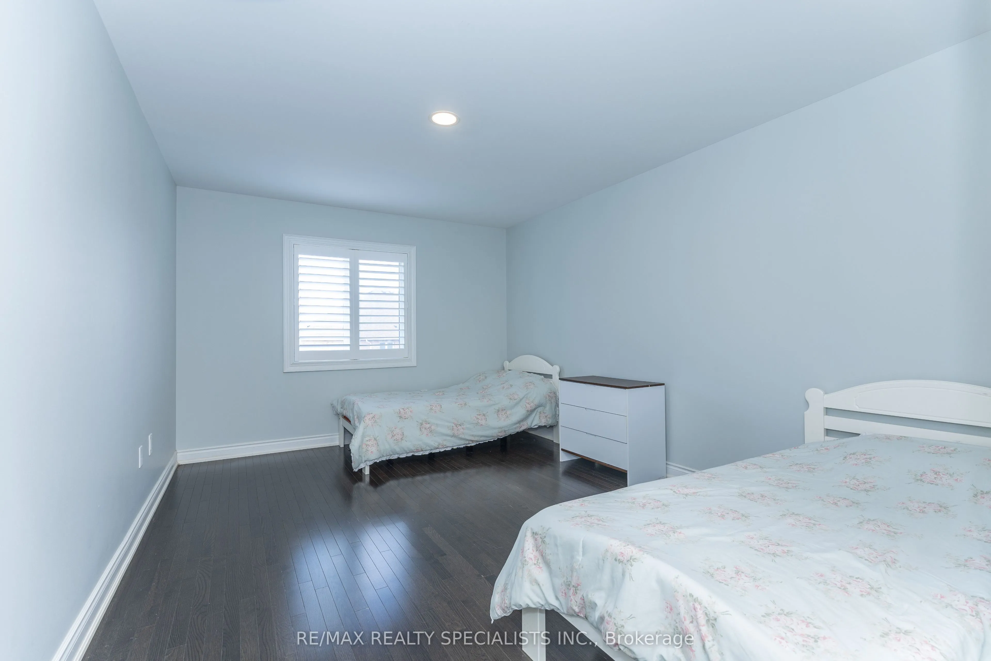 8 W. Dykie Court