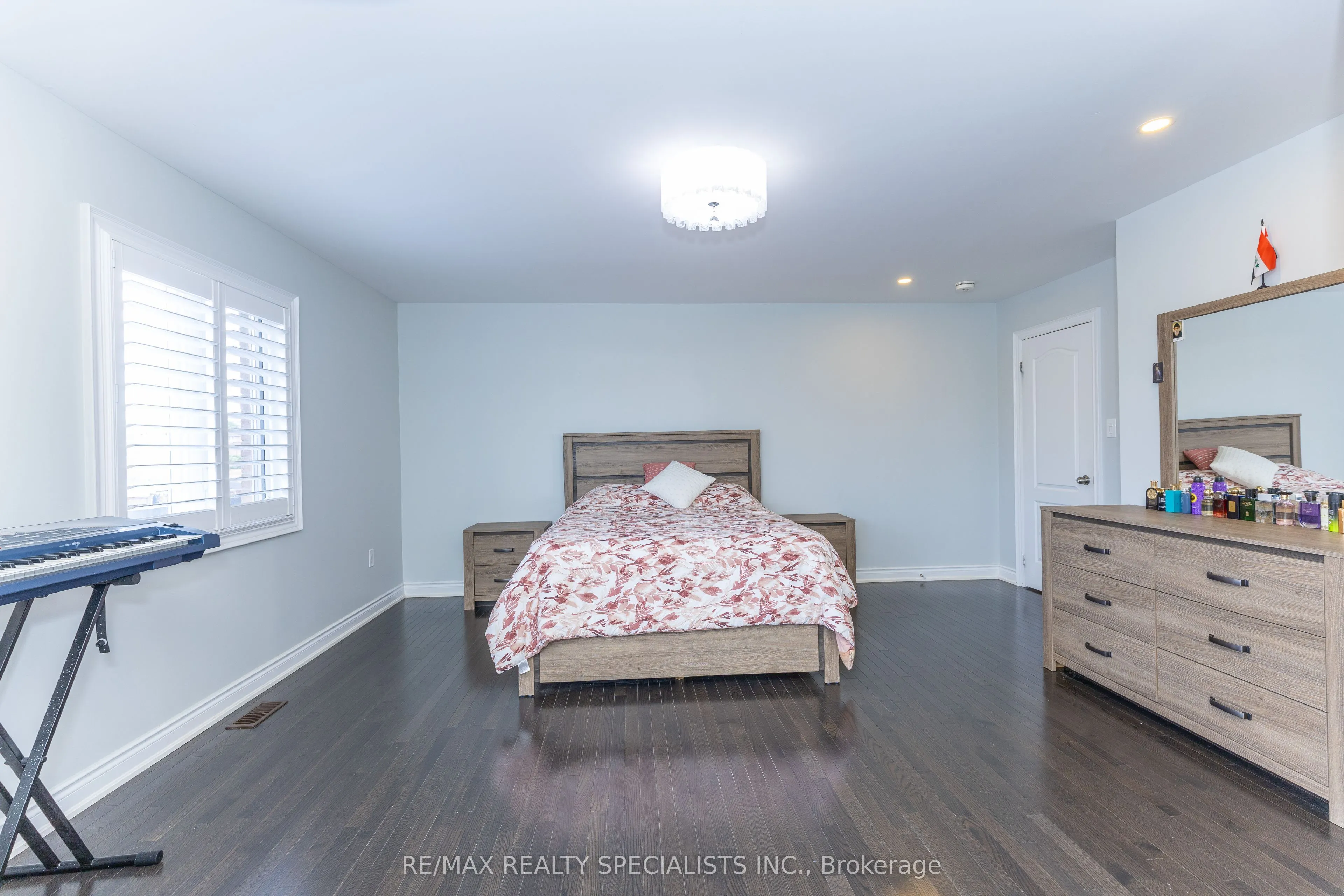8 W. Dykie Court