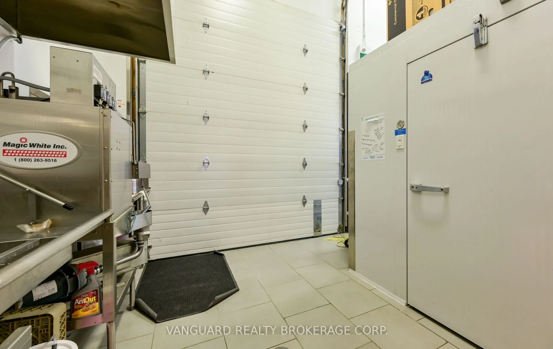 160 Applewood Crescent #29