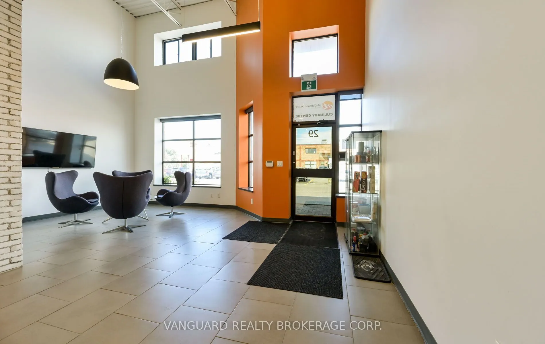 160 Applewood Crescent #29