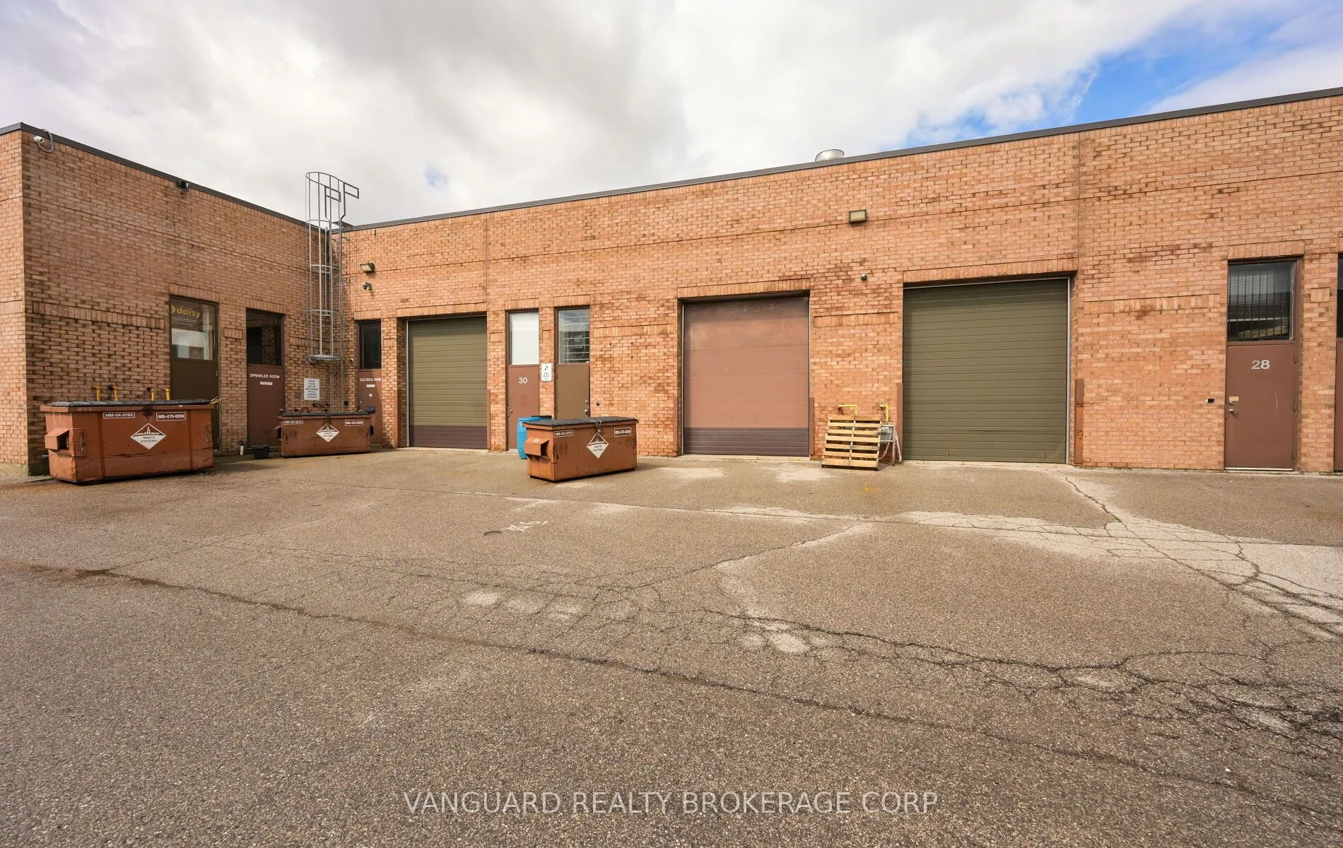 160 Applewood Crescent #29