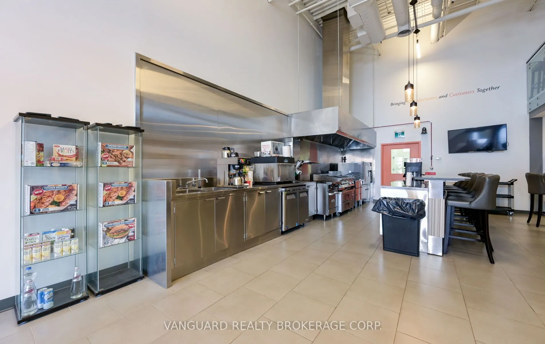 160 Applewood Crescent #29