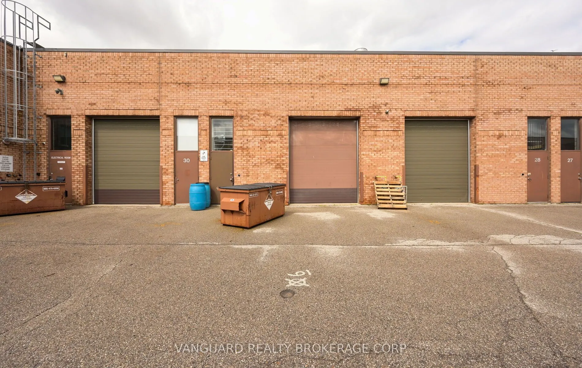 160 Applewood Crescent #29