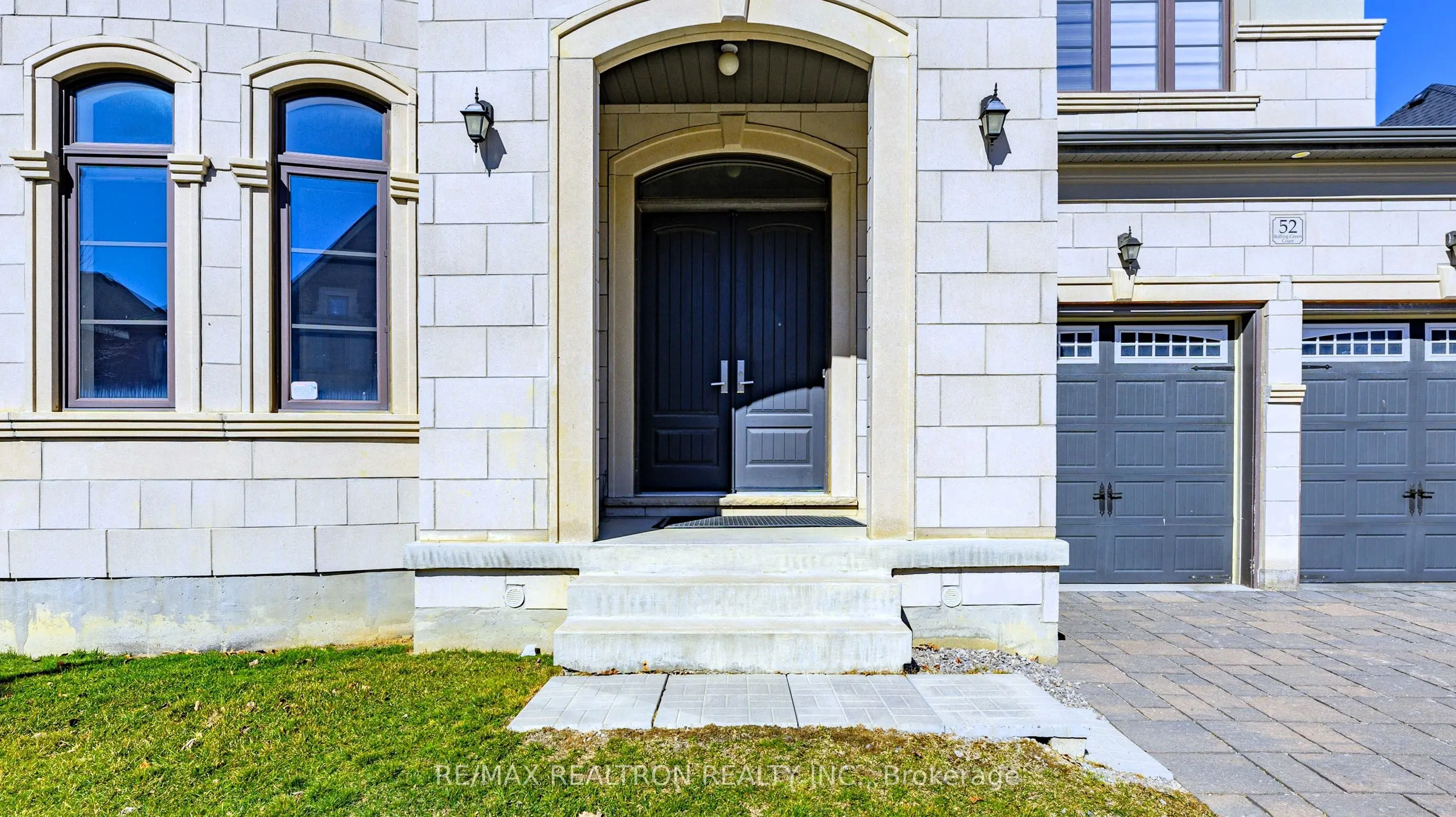 52 Rolling Green Court