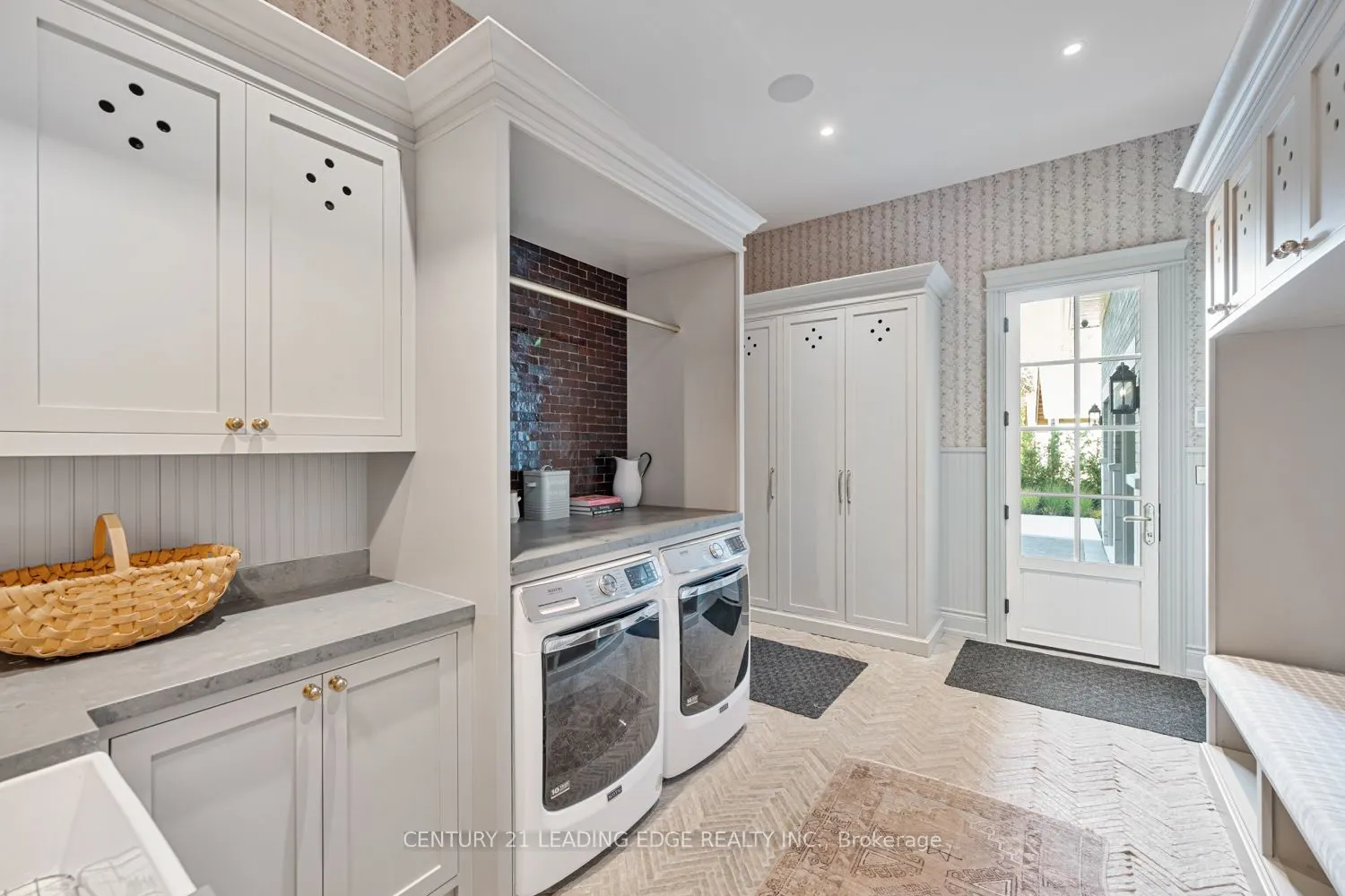 43 Newton Reed Crescent