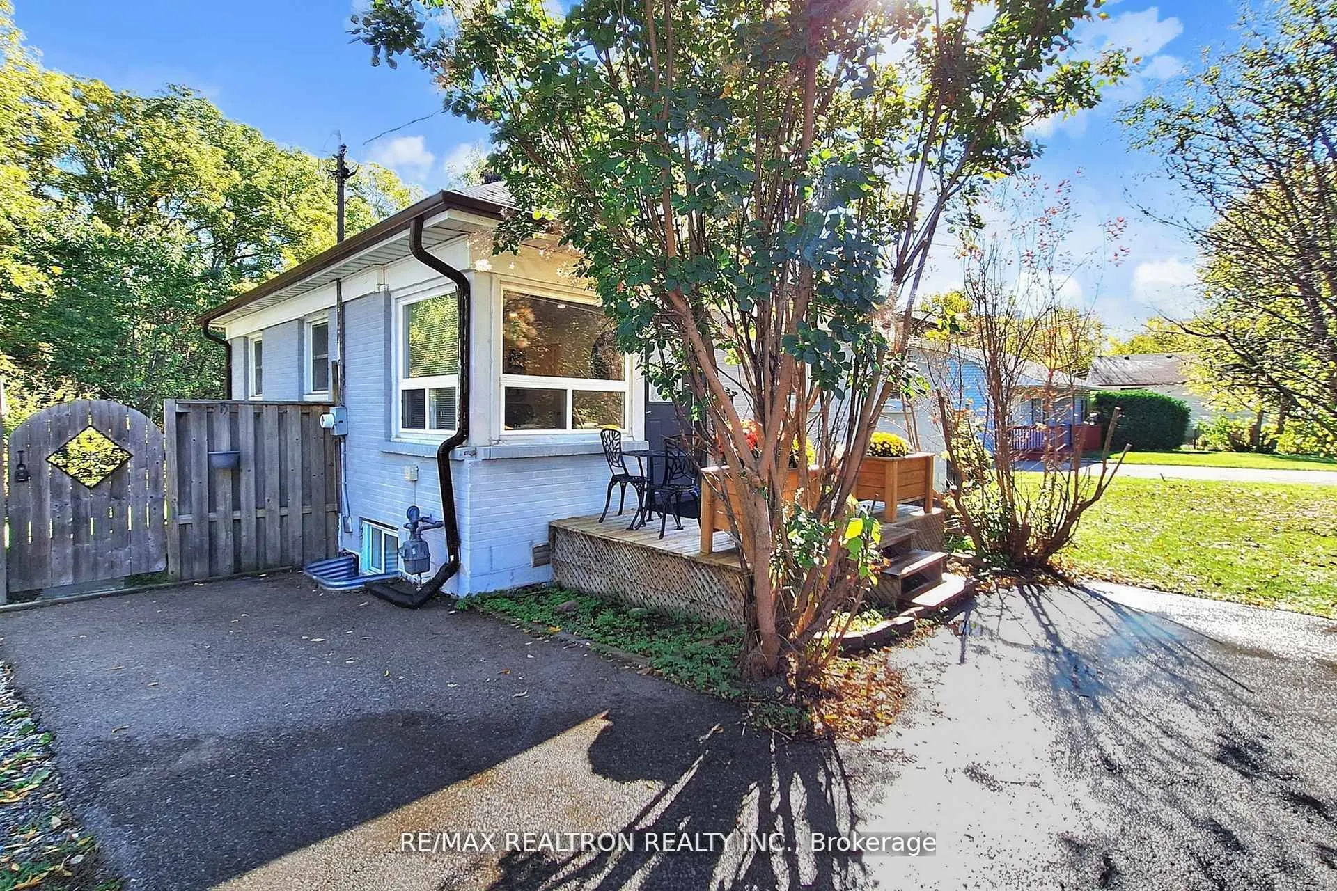 59 Machell Avenue