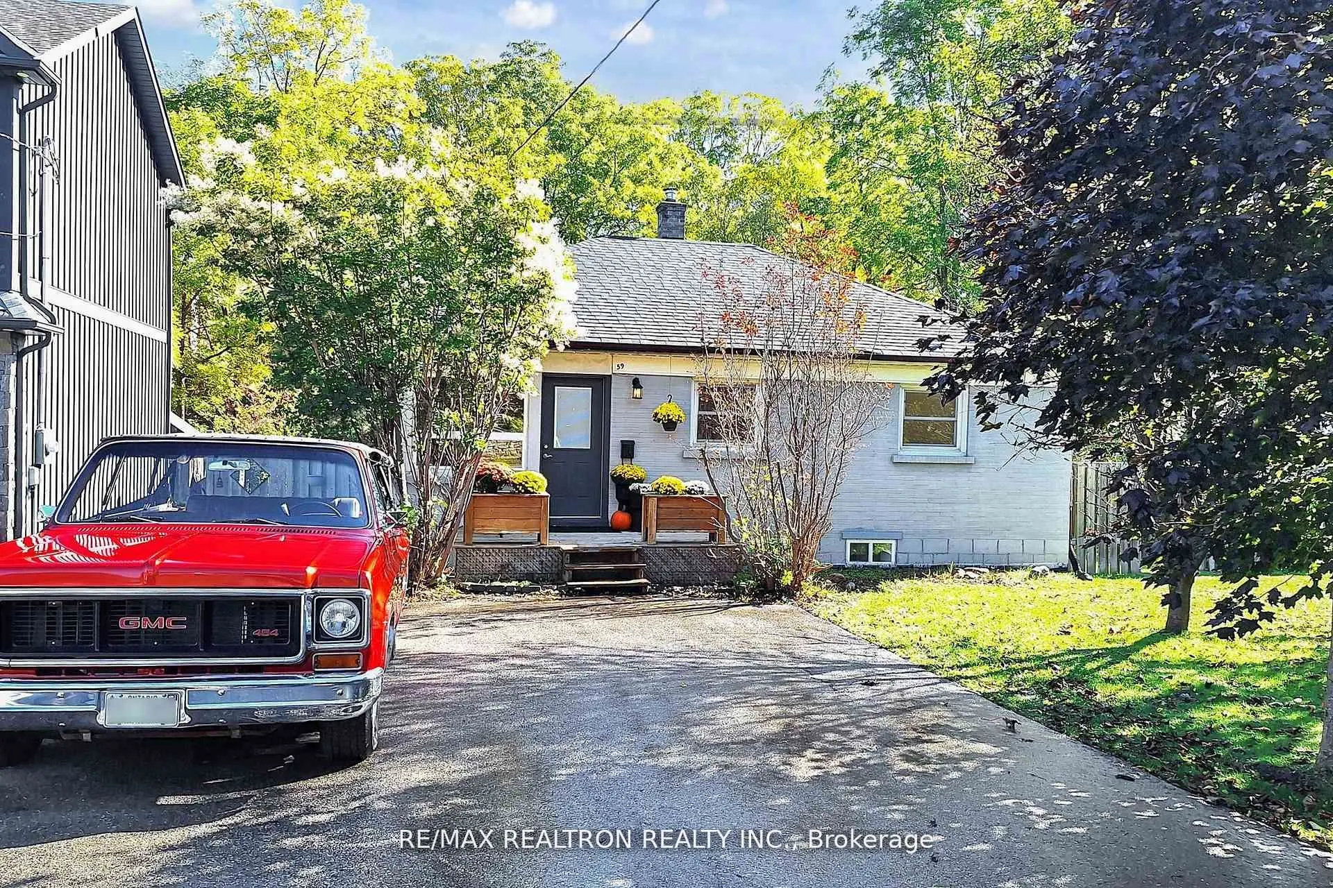 59 Machell Avenue