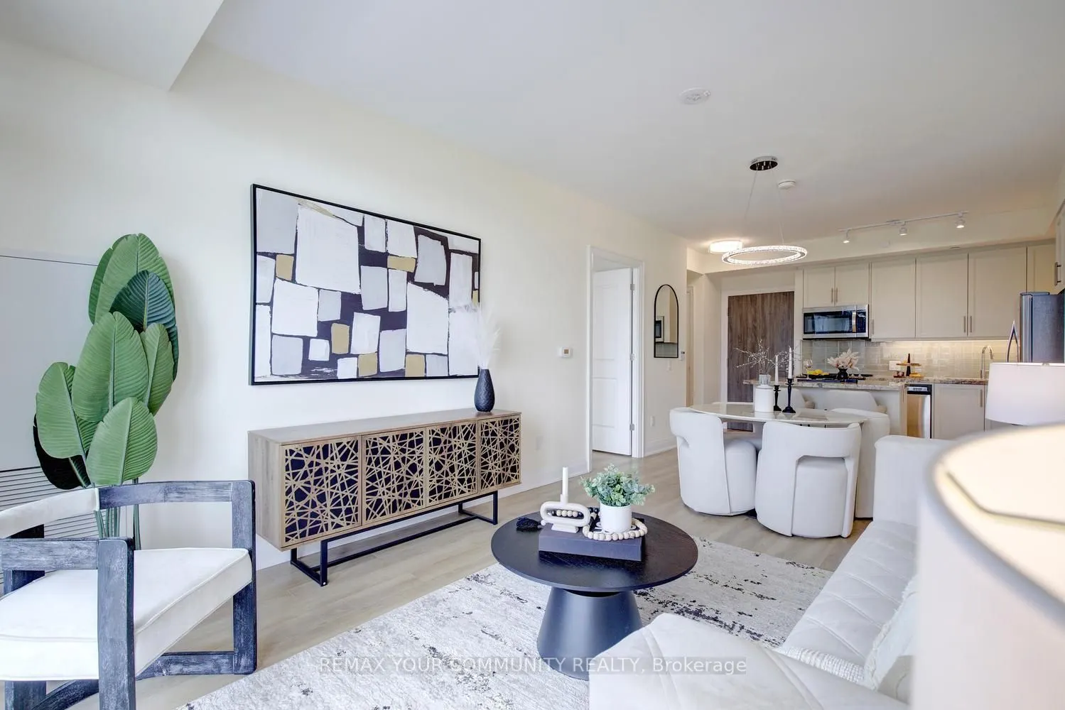 20 Gatineau Drive #406