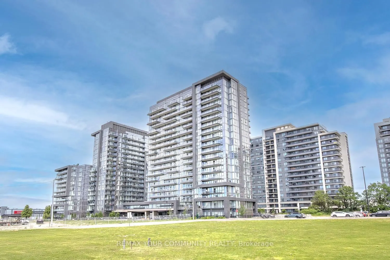 20 Gatineau Drive #406