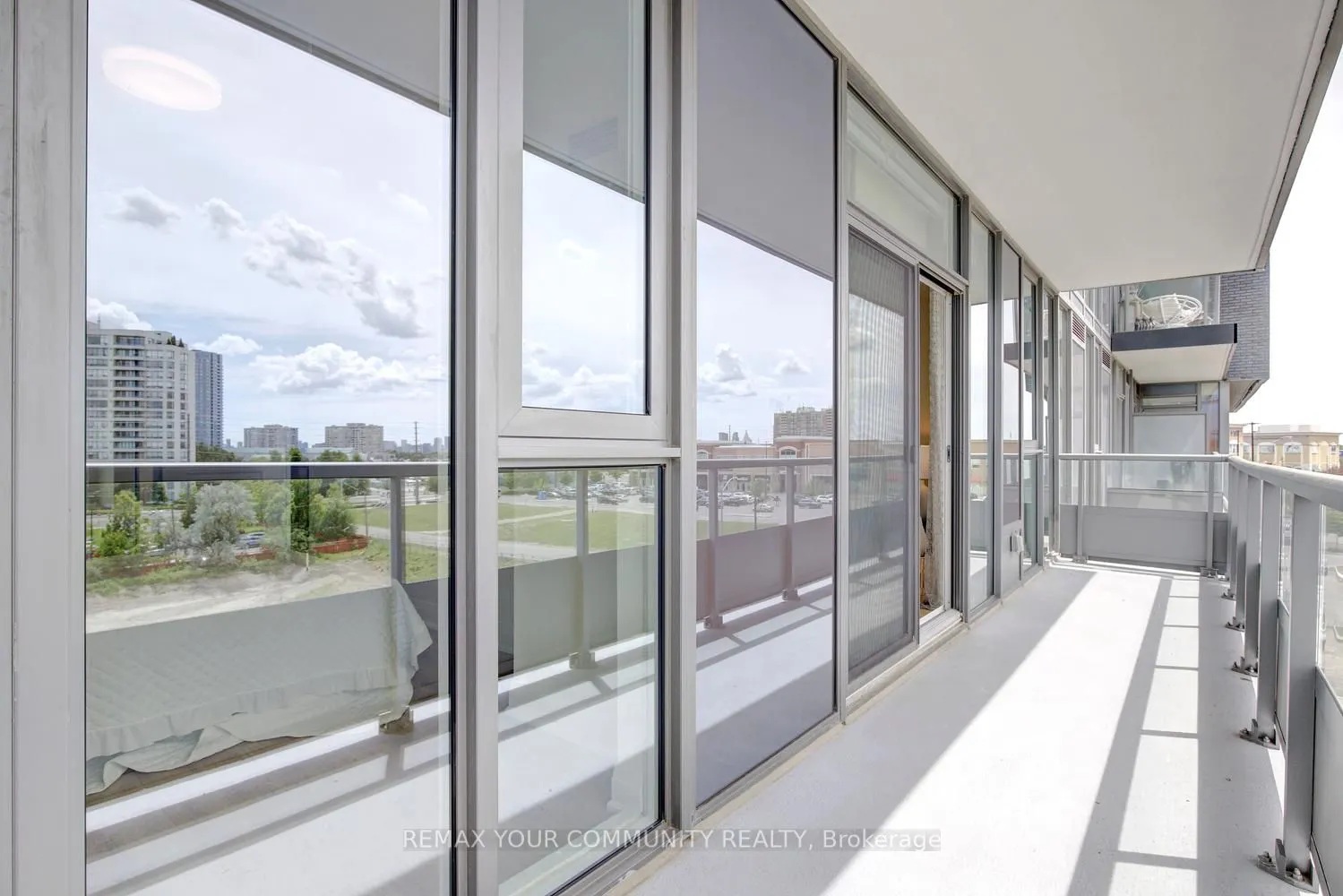 20 Gatineau Drive #406