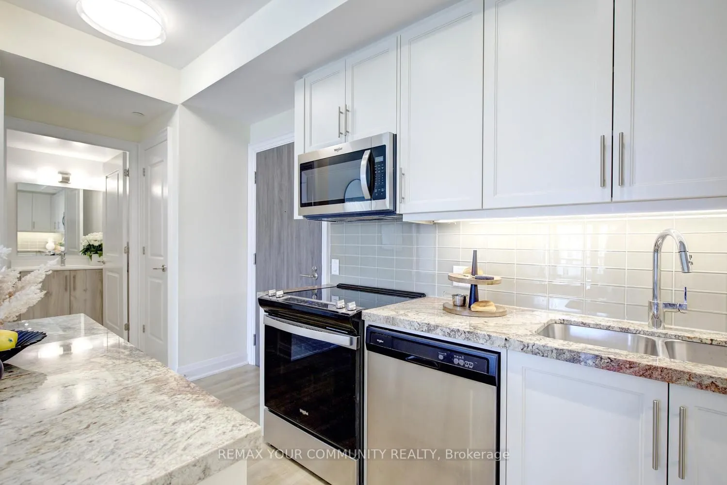20 Gatineau Drive #406