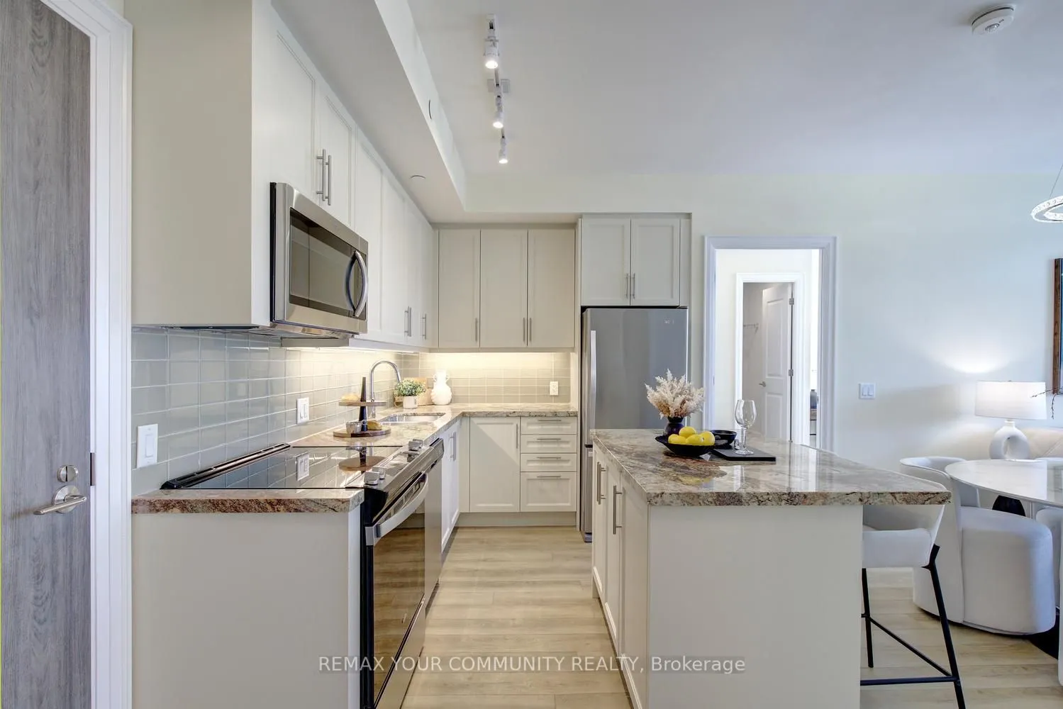 20 Gatineau Drive #406