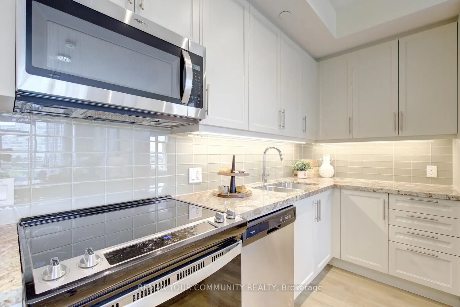20 Gatineau Drive #406