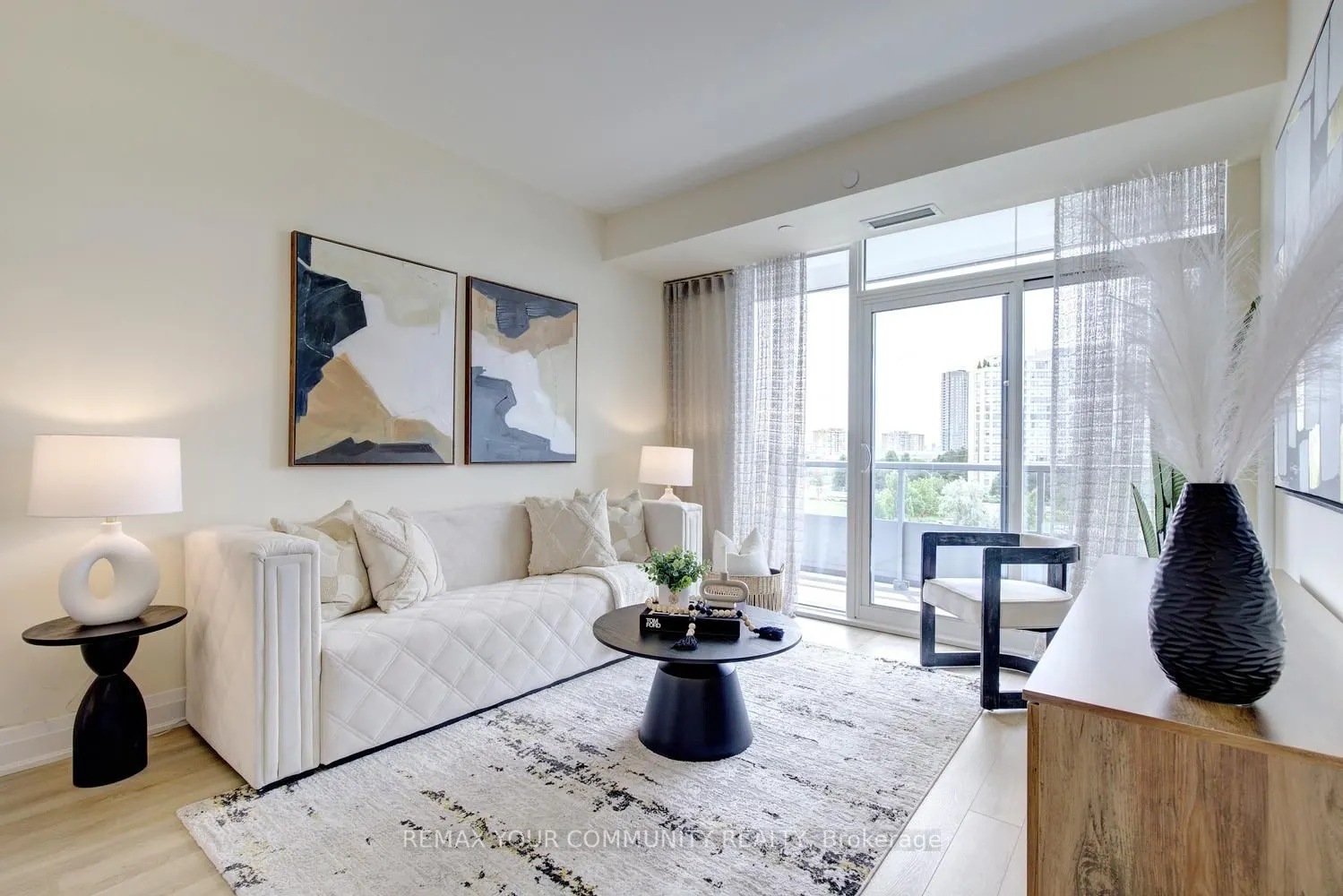 20 Gatineau Drive #406