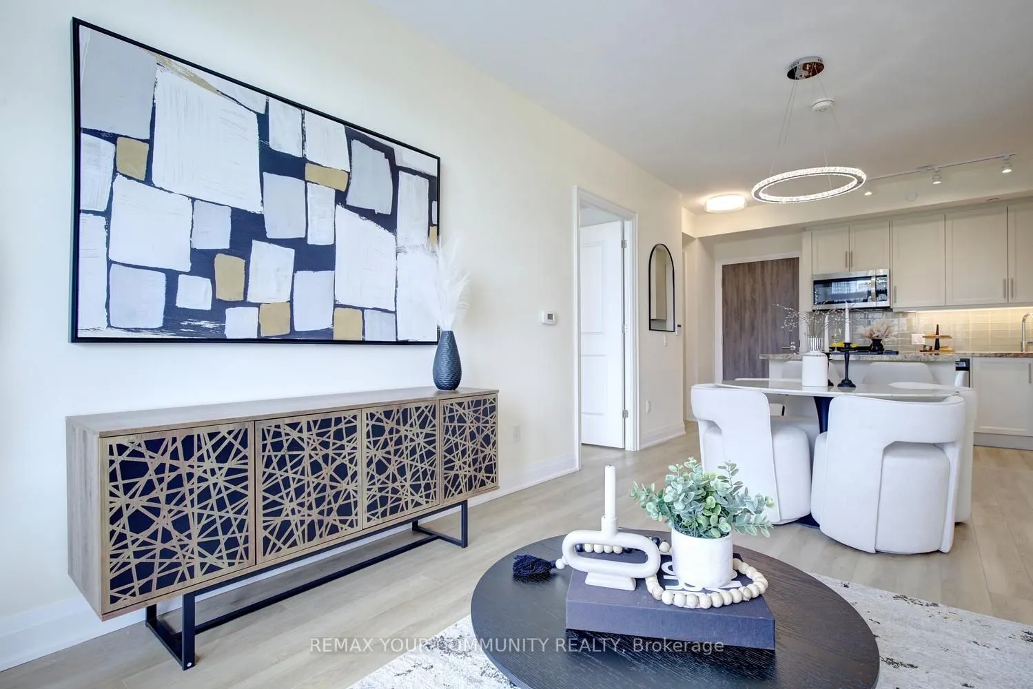 20 Gatineau Drive #406
