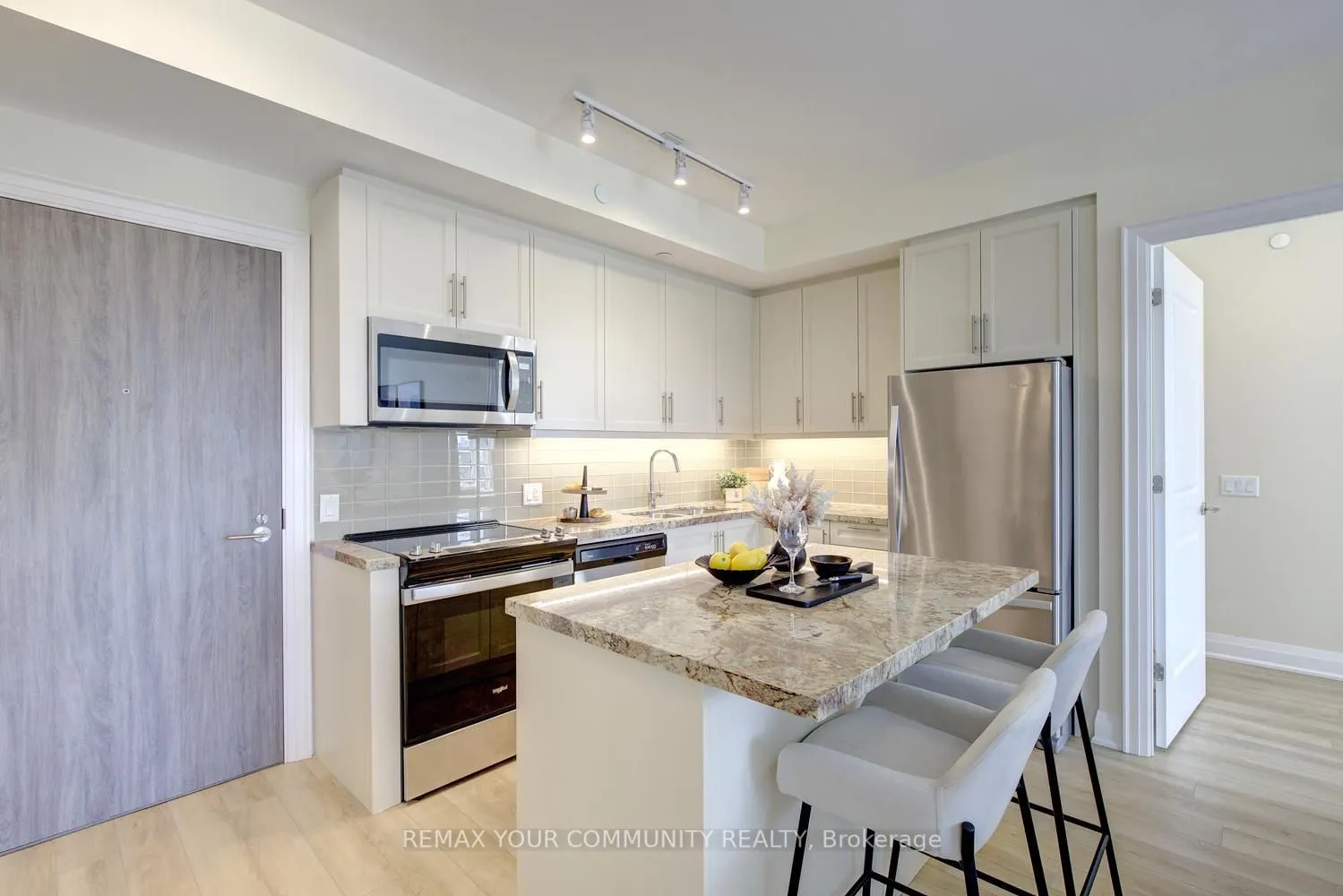 20 Gatineau Drive #406