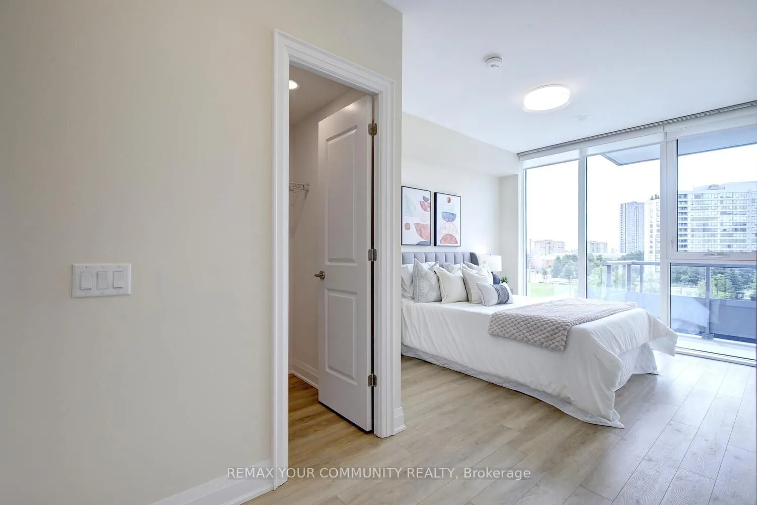 20 Gatineau Drive #406