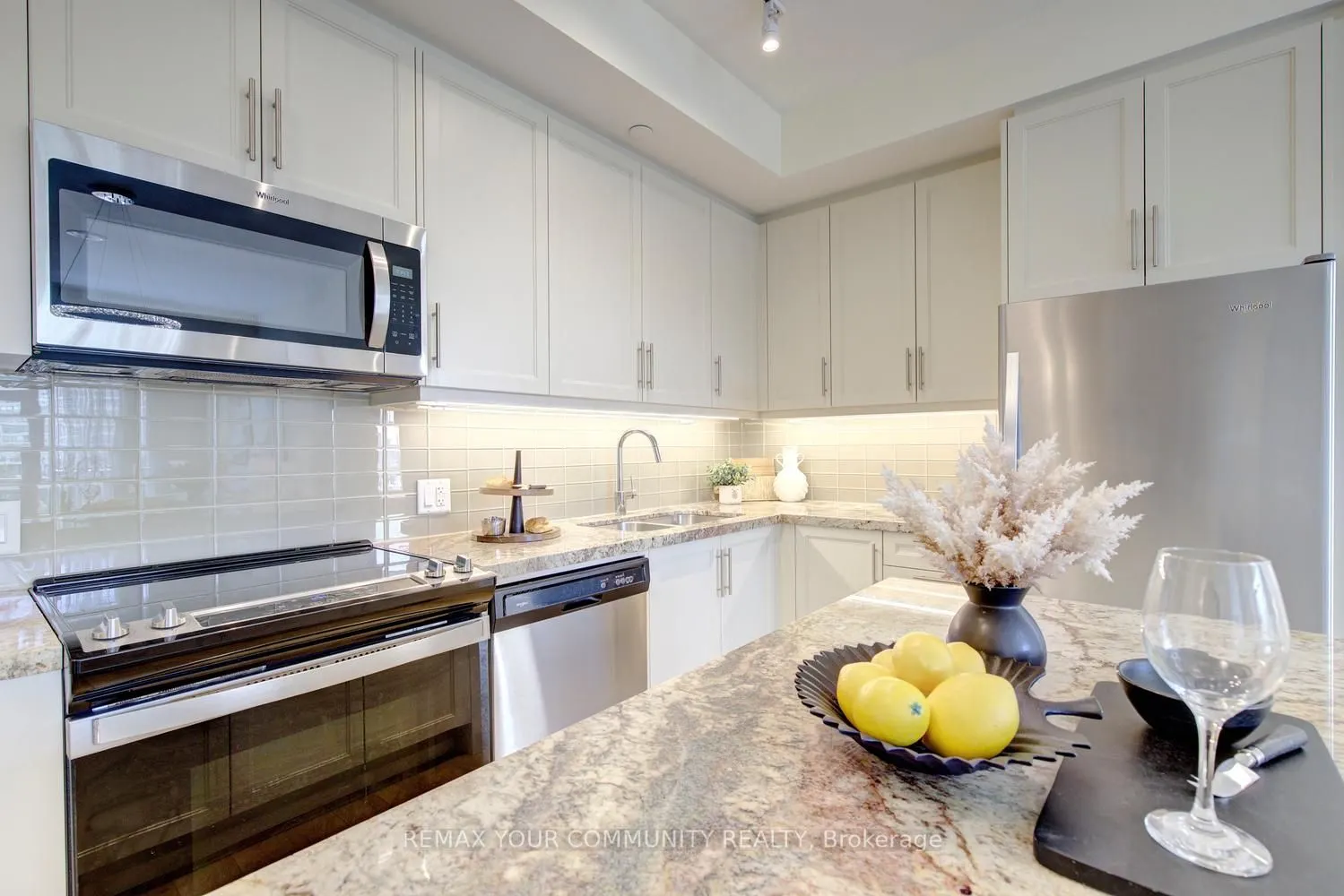 20 Gatineau Drive #406