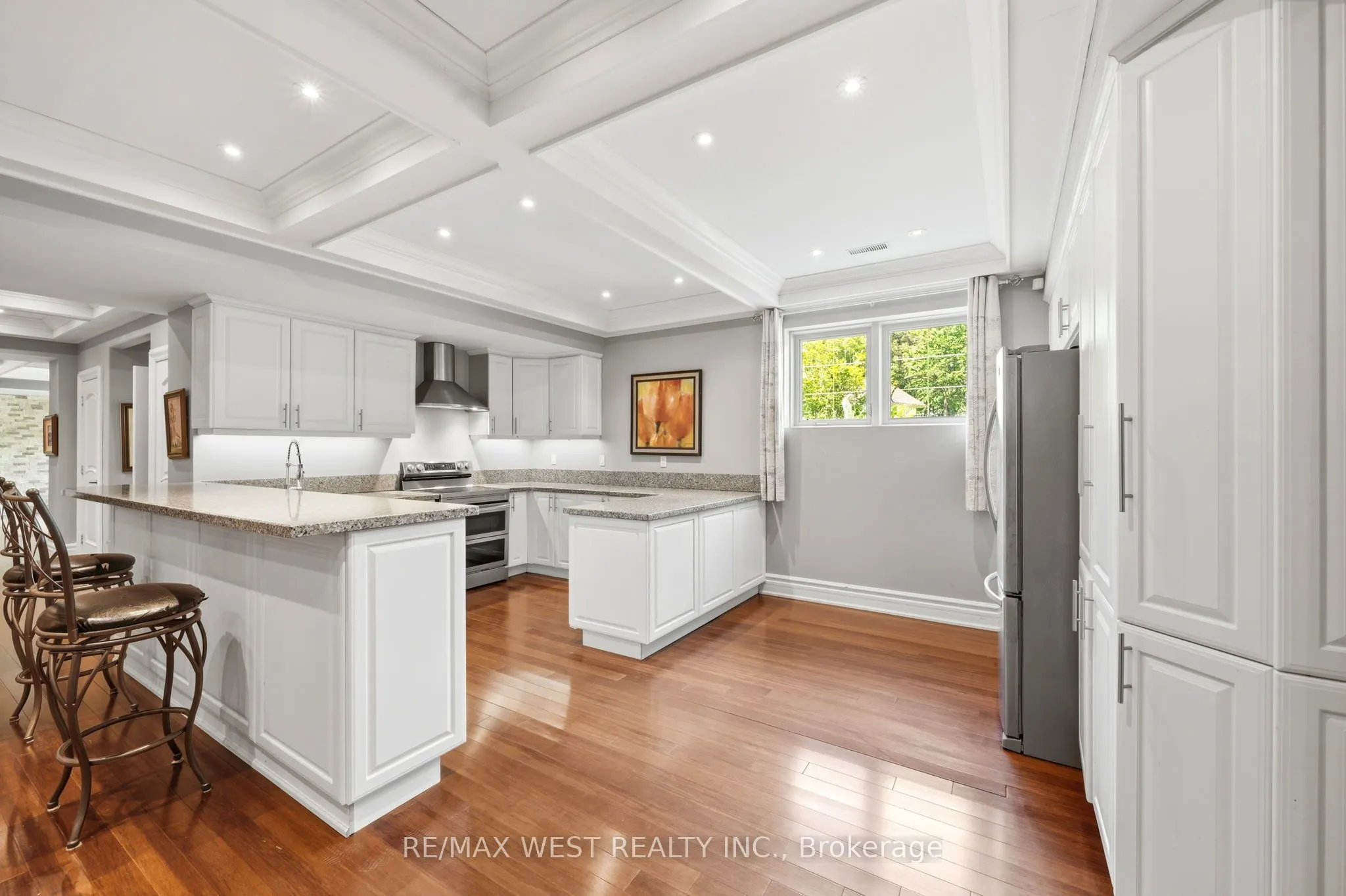 2 Kingswood Drive