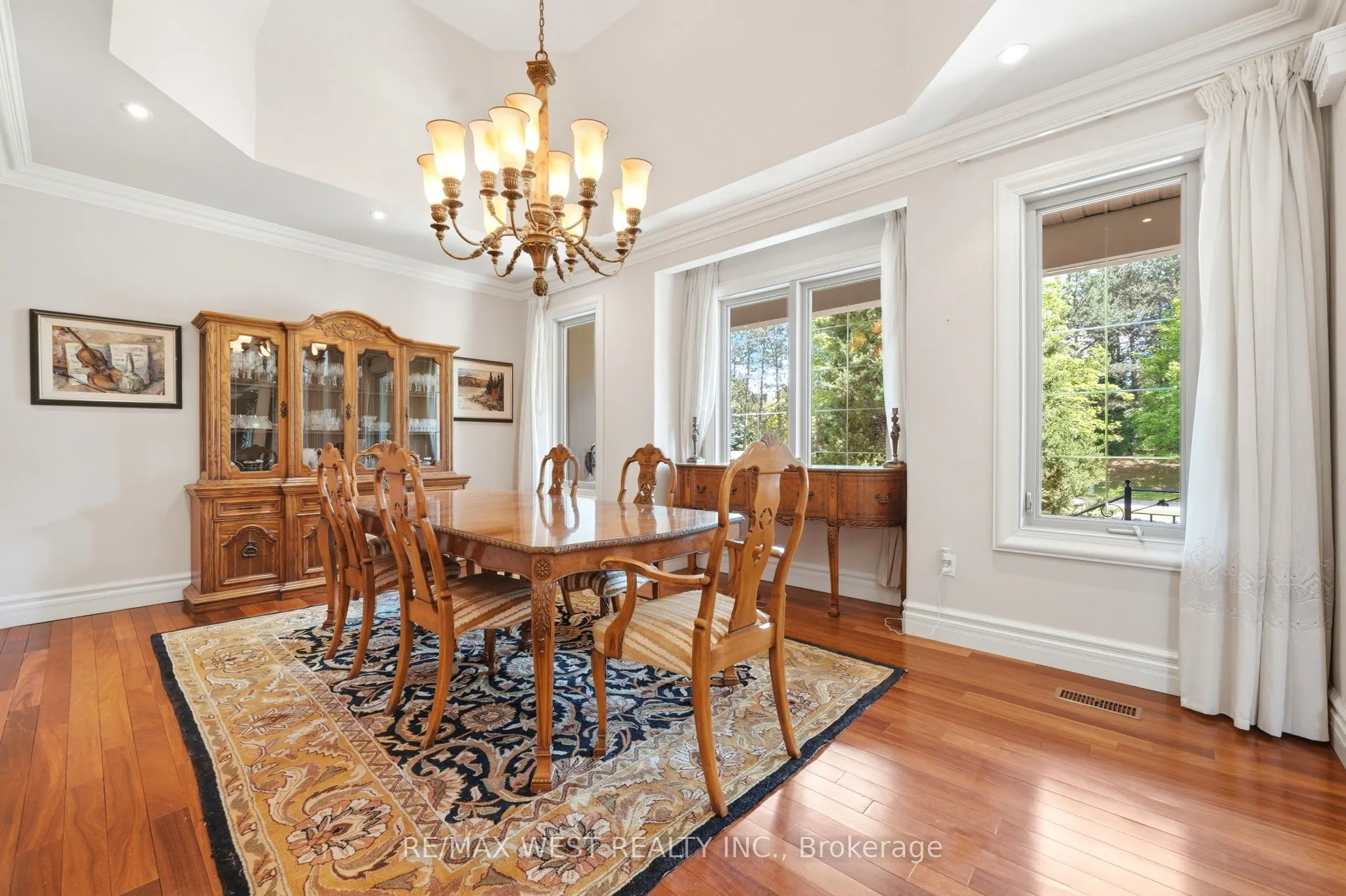2 Kingswood Drive