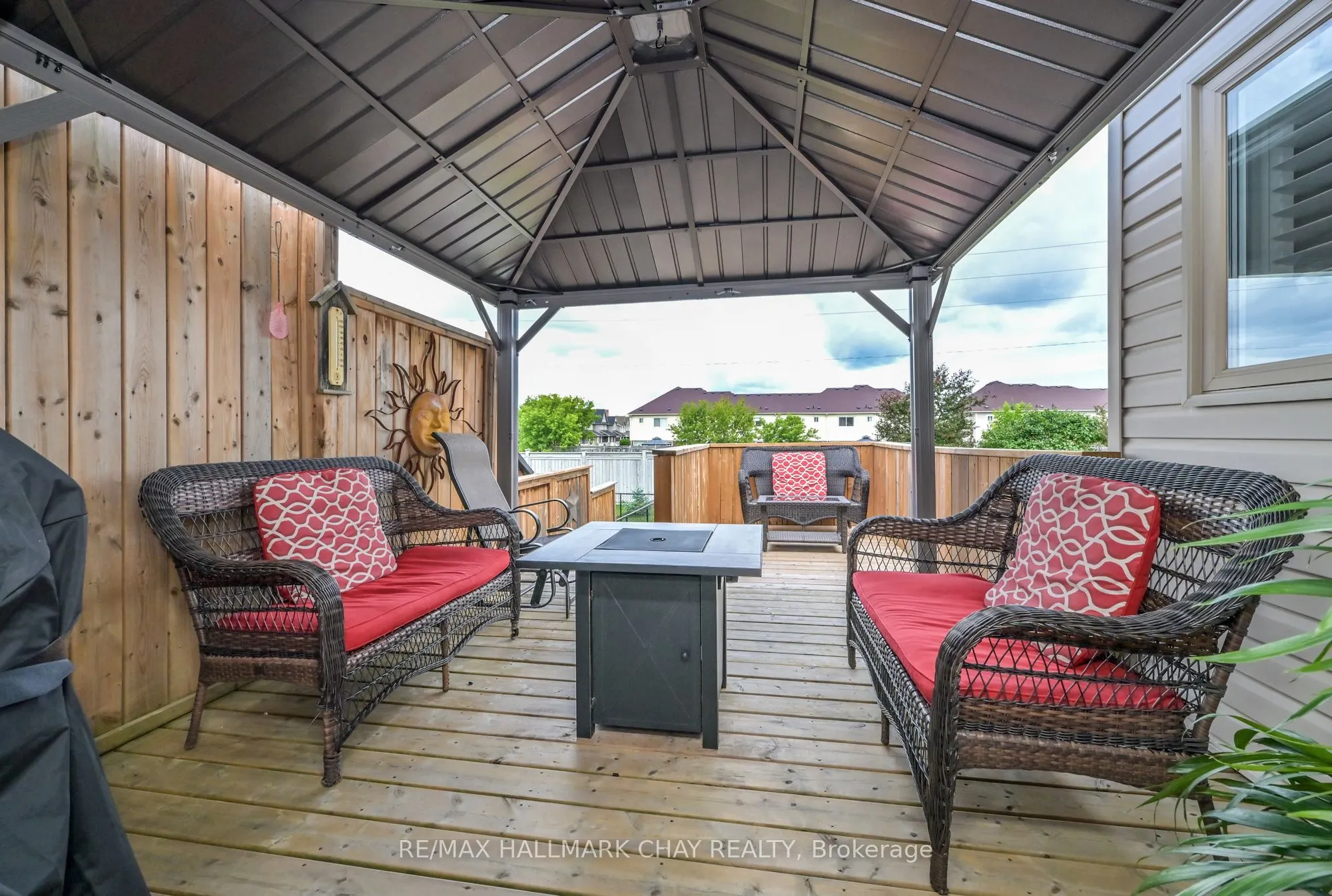 25 Kingsmere Crescent