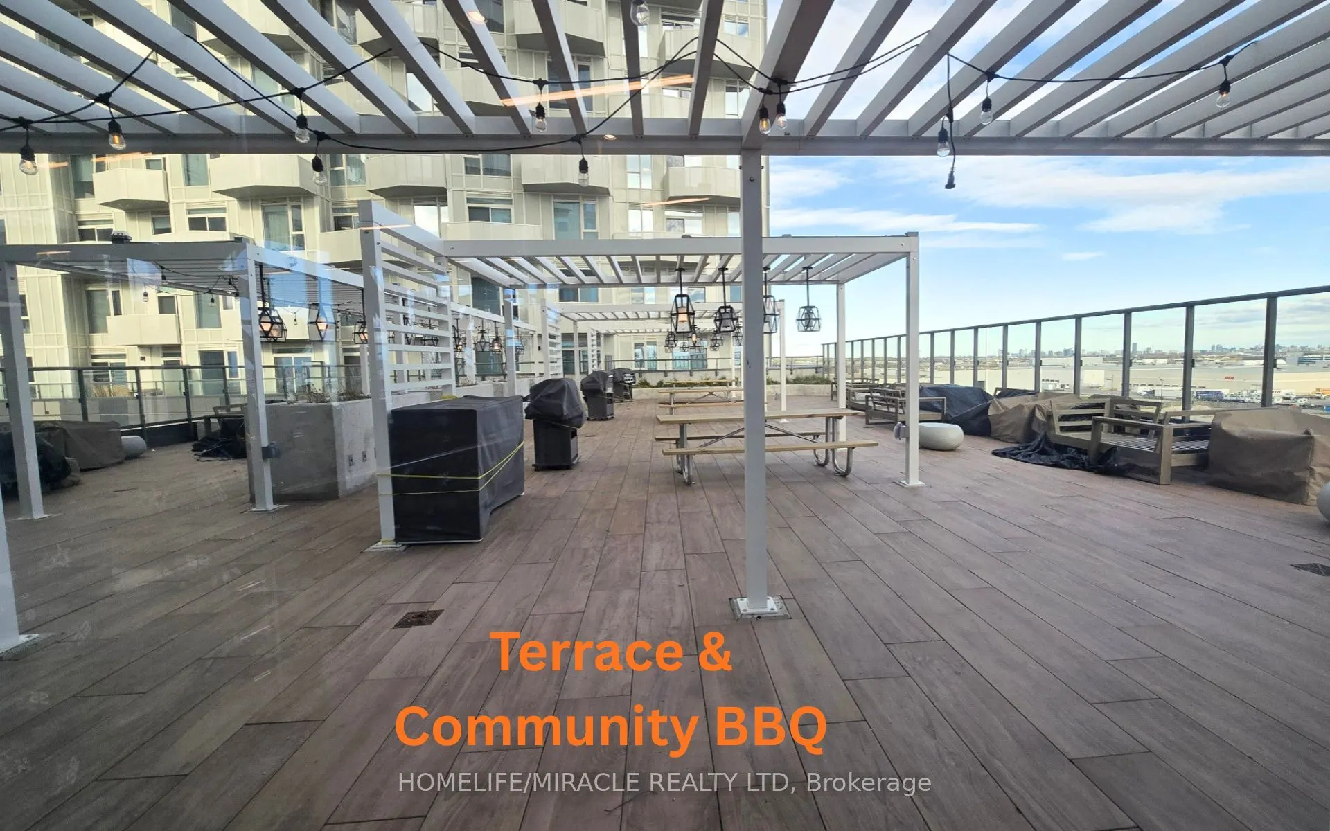 10 Abeja Street #2118