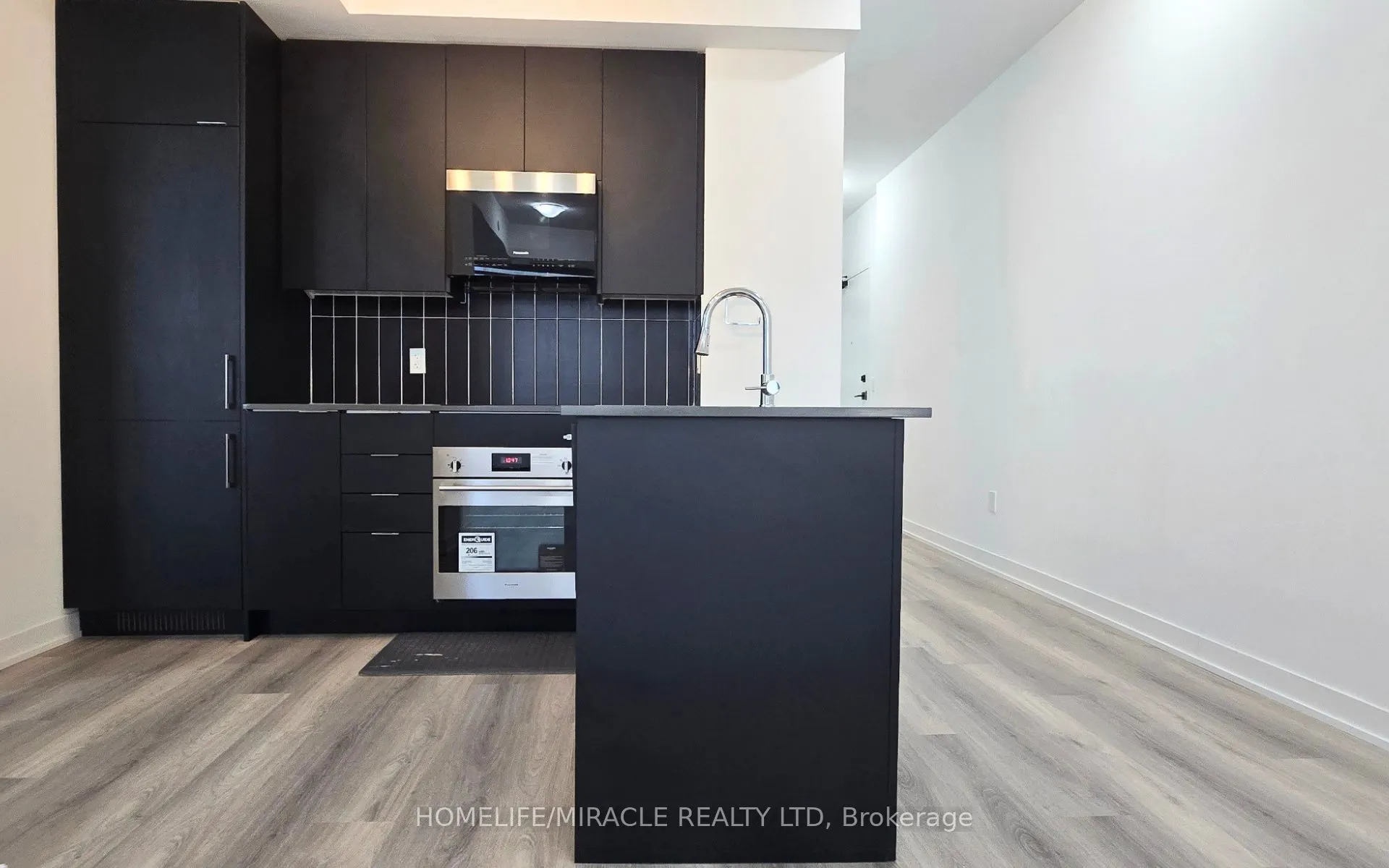 10 Abeja Street #2118