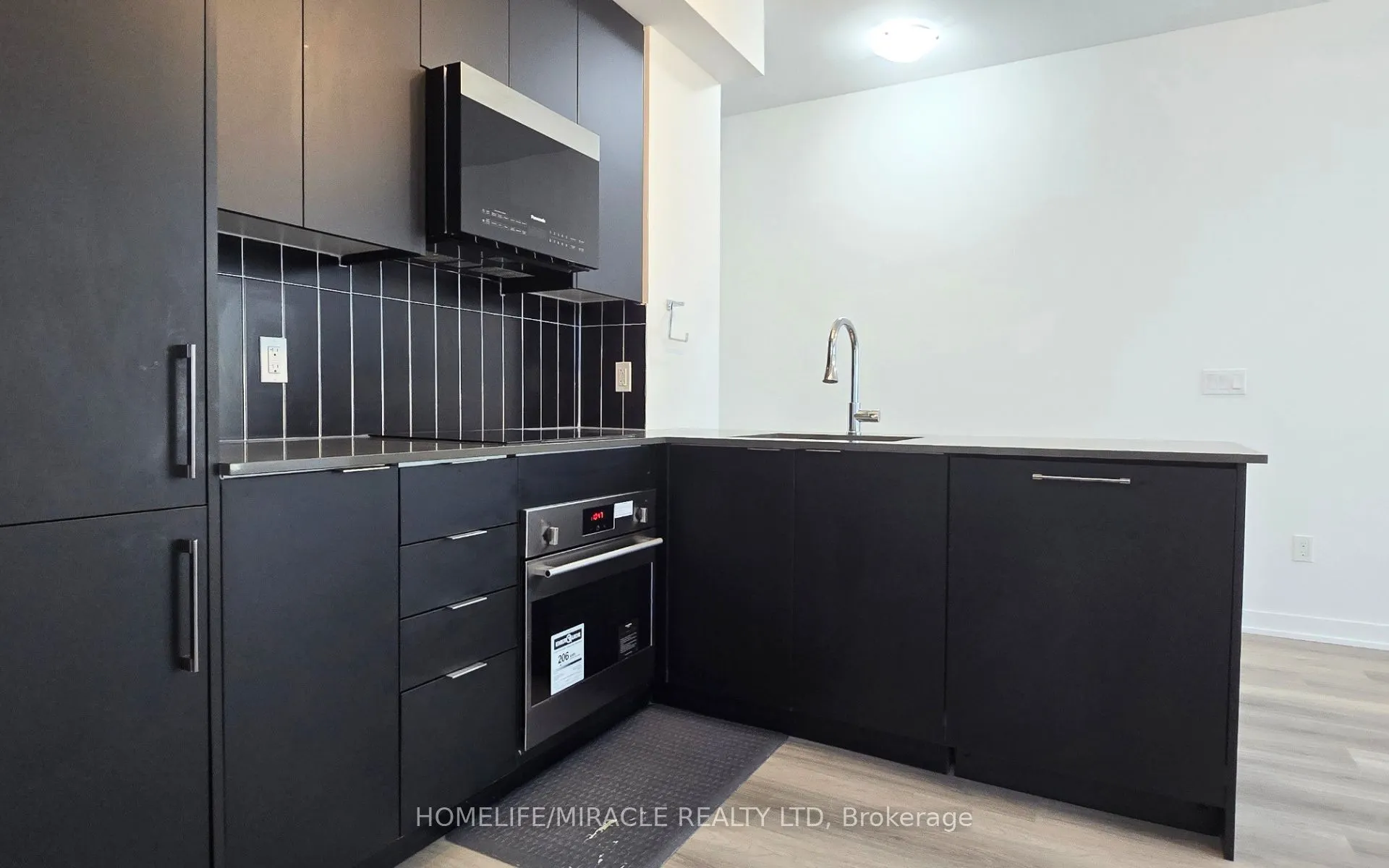 10 Abeja Street #2118
