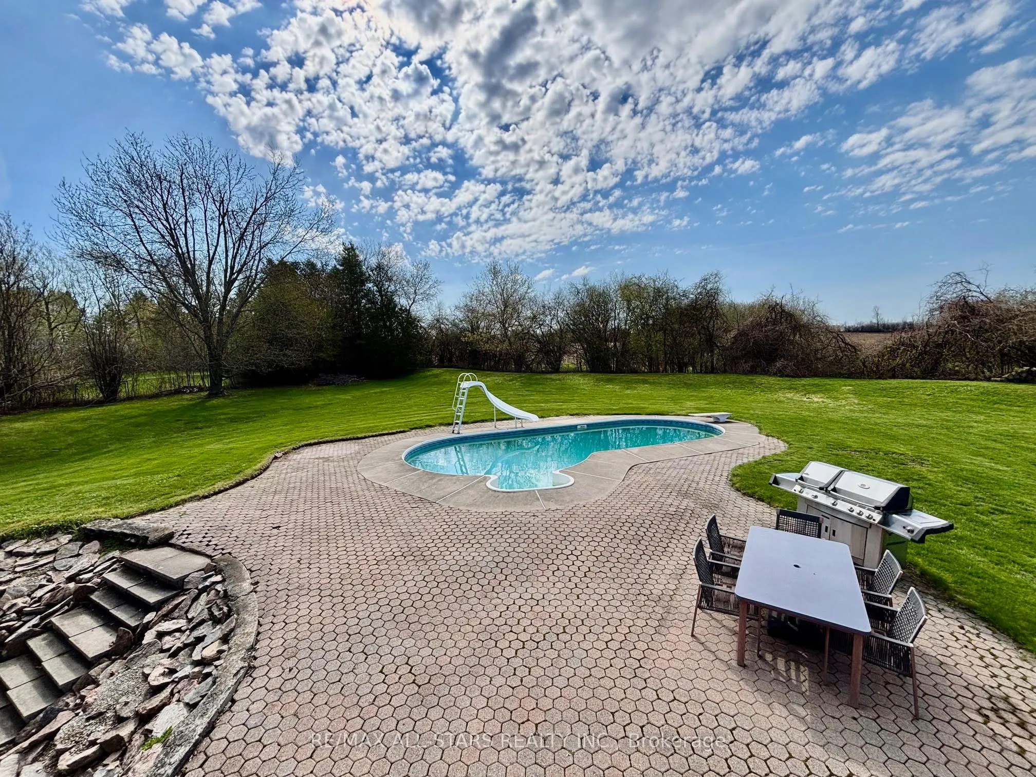 1374 Regional Road 12 Road W